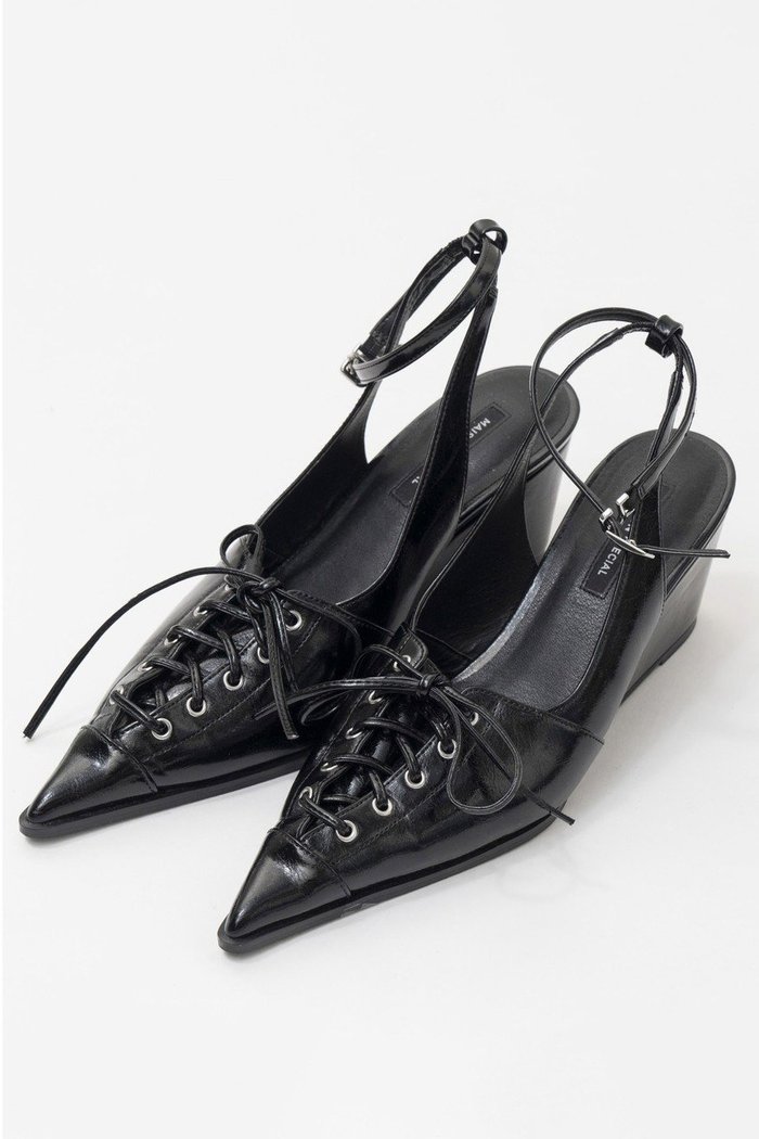 【メゾンスペシャル/MAISON SPECIAL】のLace Up Pointed Pumps/レースアップポインテッドパンプス インテリア・キッズ・メンズ・レディースファッション・服の通販 founy(ファニー) https://founy.com/ ファッション Fashion レディースファッション WOMEN 春 Spring スニーカー Sneakers トレンド Trend メタリック Metallic リアル Real A/W・秋冬 Aw・Autumn/Winter・Fw・Fall-Winter S/S・春夏 Ss・Spring/Summer 夏 Summer 2025年 2025 |ID: prp329100004271091 ipo3291000000029678833