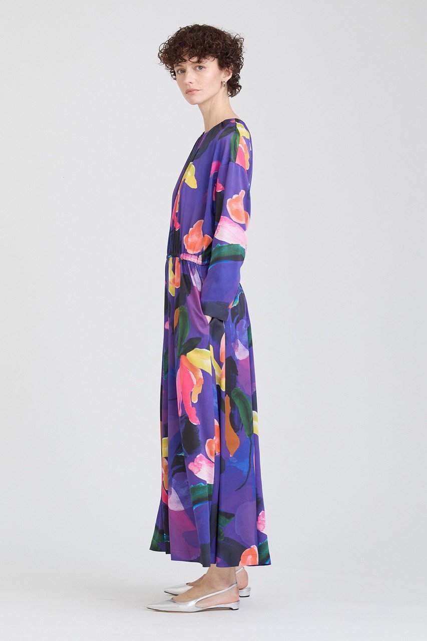 【ハウス オブ ロータス/HOUSE OF LOTUS】のアートフラワープリントワンピース 人気、トレンドファッション・服の通販 founy(ファニー) 　ファッション　Fashion　レディースファッション　Fashion for Women　ワンピース　Dresses　チュニック　Tunic Tops & Dresses　おすすめ　Recommended / Our Picks　ギャザー　Gathered, Ruffled　グラデーション　Gradient, Ombre　ストレート　Straight, Straight Cut　チュニック　Tunic, Long Top　ドレープ　Drape, Draping Fabric　フィット　Fit, Slim Fit　フレア　Flare, Flared　ブラウジング　Blouson Silhouette, Cinched Waist　プリント　Print, Printed Pattern　モチーフ　Motif, Design Theme　ロング　Long, Long-Length　年末年始　Year-end and New Year Holidays　other-6|ID: prp329100004286066 ipo3291000000032883010