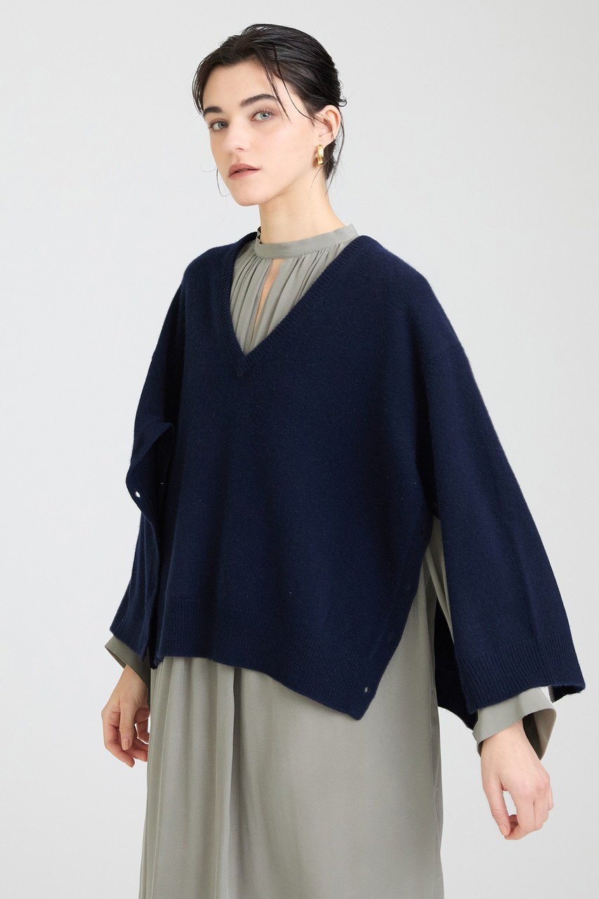 【ハウス オブ ロータス/HOUSE OF LOTUS】のウールVネックプルオーバー 人気、トレンドファッション・服の通販 founy(ファニー) 　ファッション　Fashion　レディースファッション　Fashion for Women　トップス・カットソー　Cut & Sew Tops　ニット　Knit Tops & Sweaters　カジュアルプルオーバー・ニットトップス　Pullovers & Knit Tops / Casual Pullovers　Vネックトップス　V-Neck Tops / V-Cut Neckline Shirts　スリット　Slit, Slit Detail　フェミニン　Feminine, Girly　ポンチョ　Poncho, Cape Style　other-8|ID: prp329100004306738 ipo3291000000032959746