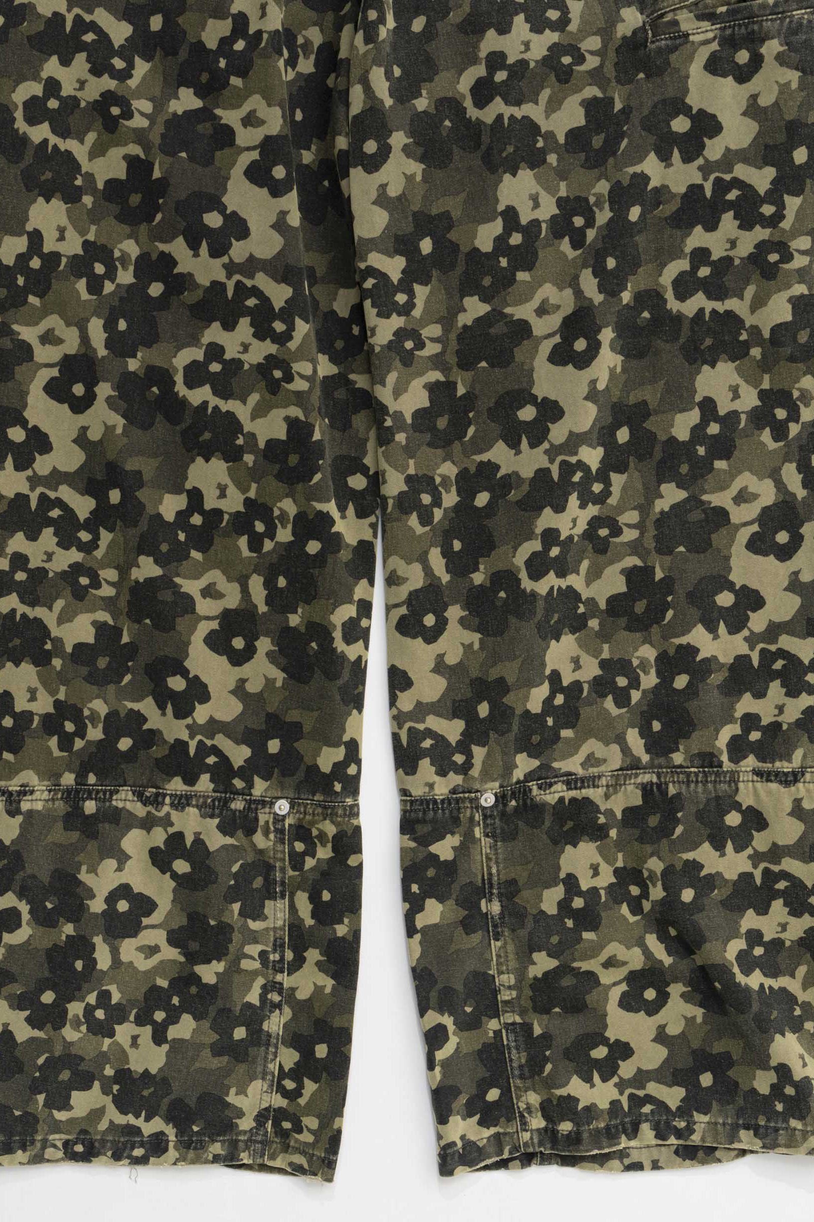 【メゾンスペシャル/MAISON SPECIAL】のFlower Camouflage Curve Pants/フラワーカモフラージュカーブパンツ 人気、トレンドファッション・服の通販 founy(ファニー) 　ファッション　Fashion　レディースファッション　Fashion for Women　パンツ　Pants & Trousers　ガーリー　Girly, Feminine Style　フラワー　Flower, Floral　モチーフ　Motif, Design Theme　無地　Plain, Solid Color　ループ　Loop, Loop Knit　レース　Lace, Lace Fabric　おすすめ　Recommended / Our Picks　other-6|ID: prp329100004308120 ipo3291000000032902315