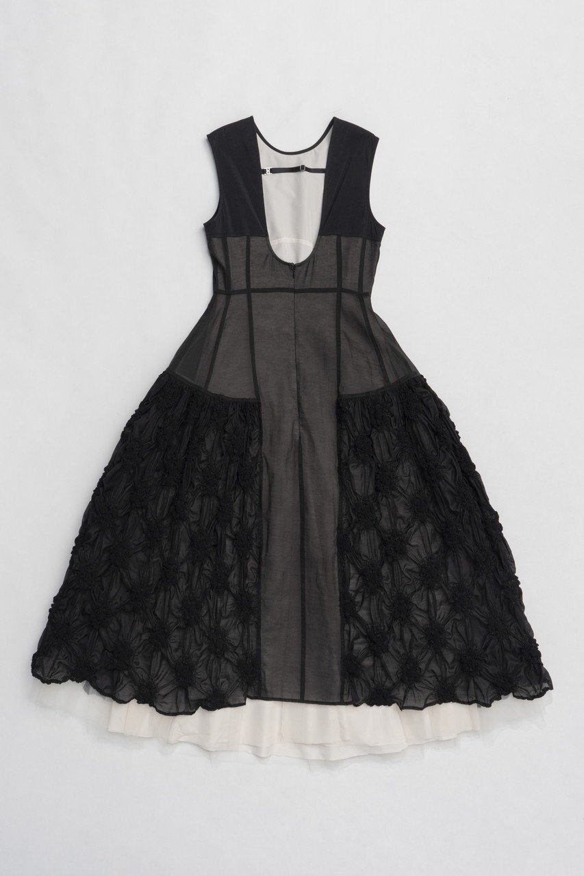 【プランク プロジェクト/PRANK PROJECT】のフラワーシャーリングパネルワンピース / Flower shirring panel dress 人気、トレンドファッション・服の通販 founy(ファニー) 　ファッション　Fashion　レディースファッション　Fashion for Women　ワンピース　Dresses　フォーマル・パーティードレス・結婚式用ドレス　Elegant & Casual Dresses　チュニック　Tunic Tops & Dresses　インナー　Innerwear　カッティング　Cutting Detail　シアー　Sheer, See-Through　シャーリング　Shirring, Ruched　ストレッチ　Stretch, Stretchy Fabric　スニーカー　Sneakers, Trainers　チュニック　Tunic, Long Top　チュール　Tulip, Tulip Motif　バランス　Balance, Style Balance　フラワー　Flower, Floral　フロント　Front, Front Design　モチーフ　Motif, Design Theme　リネン　Linen, Linen Fabric　レース　Lace, Lace Fabric　ロング　Long, Long-Length　エレガント 上品　Elegant　長袖　Long Sleeve, Full Sleeve　other-4|ID: prp329100004308137 ipo3291000000032874501