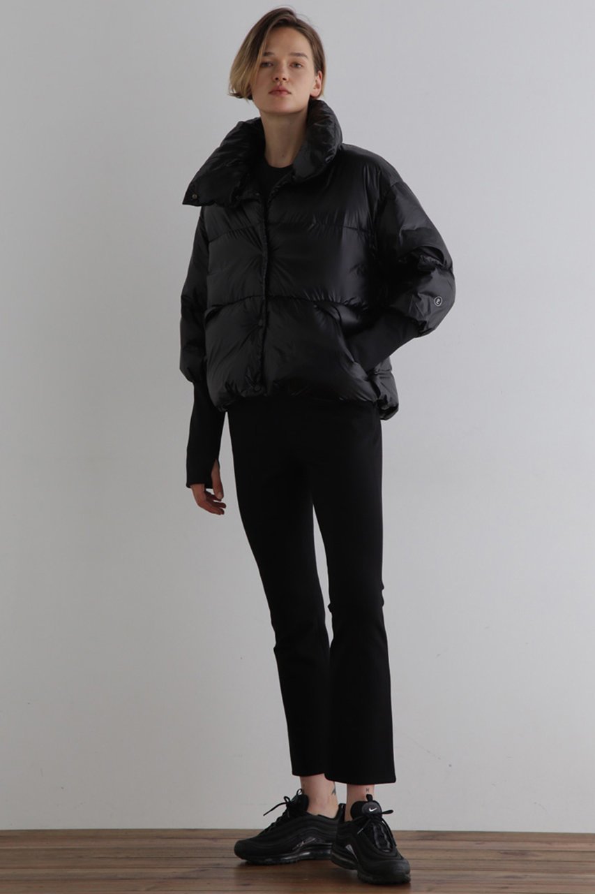 【ル フィル/LE PHIL】の《LE PHIL SPORTS》ストレッチサーモポンチパンツ 人気、トレンドファッション・服の通販 founy(ファニー) 　ファッション　Fashion　レディースファッション　Fashion for Women　パンツ　Pants & Trousers　スポーツウェア　Functional & Stylish Sportswear　スポーツ パンツ　Workout Pants / Training Shorts / Joggers　クロップド　Cropped, Short Length　フレア　Flare, Flared　ポケット　Pocket, Pocket Detail　エレガント 上品　Elegant　other-8|ID: prp329100004309777 ipo3291000000032715795