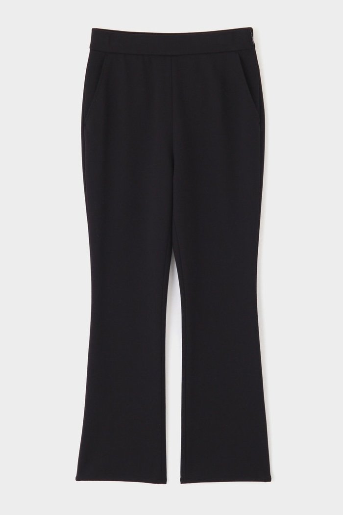 【ル フィル/LE PHIL】の《LE PHIL SPORTS》ストレッチサーモポンチパンツ インテリア・キッズ・メンズ・レディースファッション・服の通販 founy(ファニー) https://founy.com/ ファッション Fashion レディースファッション Fashion for Women パンツ Pants & Trousers スポーツウェア Functional & Stylish Sportswear スポーツ パンツ Workout Pants / Training Shorts / Joggers クロップド Cropped, Short Length フレア Flare, Flared ポケット Pocket, Pocket Detail エレガント 上品 Elegant |ID: prp329100004309777 ipo3291000000036466812