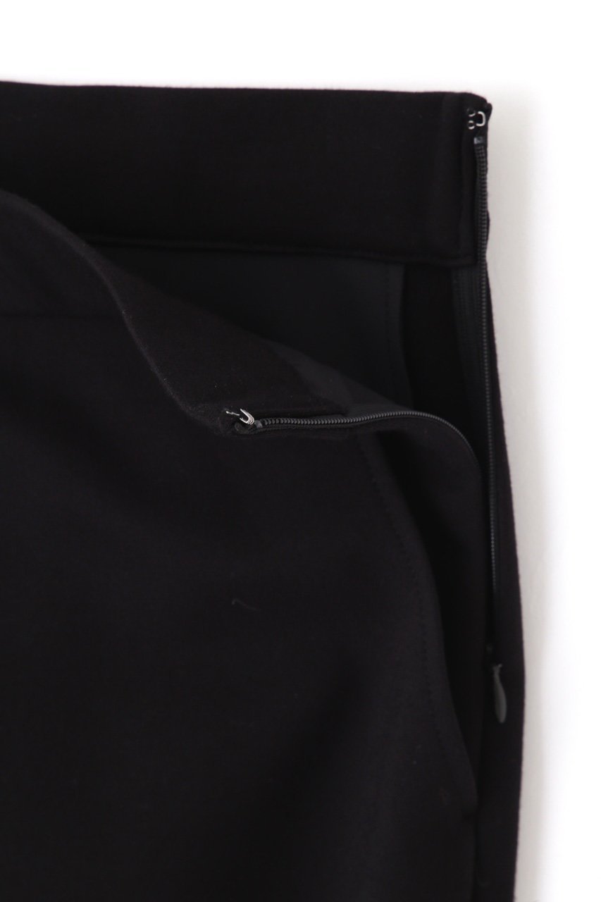 【ル フィル/LE PHIL】の《LE PHIL SPORTS》ストレッチサーモポンチパンツ 人気、トレンドファッション・服の通販 founy(ファニー) 　ファッション　Fashion　レディースファッション　Fashion for Women　パンツ　Pants & Trousers　スポーツウェア　Functional & Stylish Sportswear　スポーツ パンツ　Workout Pants / Training Shorts / Joggers　クロップド　Cropped, Short Length　フレア　Flare, Flared　ポケット　Pocket, Pocket Detail　エレガント 上品　Elegant　other-2|ID: prp329100004309777 ipo3291000000036885402