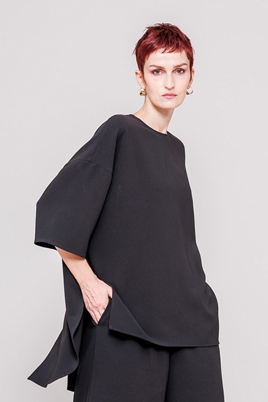 【ドメル/DOMELLE】のバック ラウンド ヘム ブラウス 人気、トレンドファッション・服の通販 founy(ファニー) ファッション Fashion レディースファッション Fashion for Women トップス・カットソー Cut & Sew Tops シャツ・ブラウス・オフィスカジュアル Elegant Blouses & Button-Ups バッグ Bags インナー Innerwear カッティング Cutting Detail ショート Short, Short Length シンプル Simple, Minimal ジャケット Jacket, Outerwear スリーブ Sleeve, Long Sleeve / Short Sleeve ドレープ Drape, Draping Fabric ラウンド Round, Round Neck 定番 Standard, Basic Item other-7|ID: prp329100004311593 ipo3291000000035474690