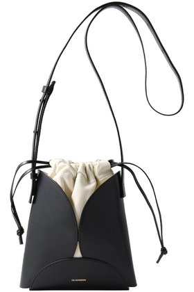 【ジル サンダー/JIL SANDER】 CURVE CROSSBODY バッグ人気、トレンドファッション・服の通販 founy(ファニー) ファッション Fashion レディースファッション Fashion for Women バッグ Bags なめらか Smooth, Silky Texture ラグジュアリー Luxury, Elegant ラップ Wrap, Wrap Design エレガント 上品 Elegant 巾着 Drawstring Bag, Kinchaku |ID:prp329100004311598
