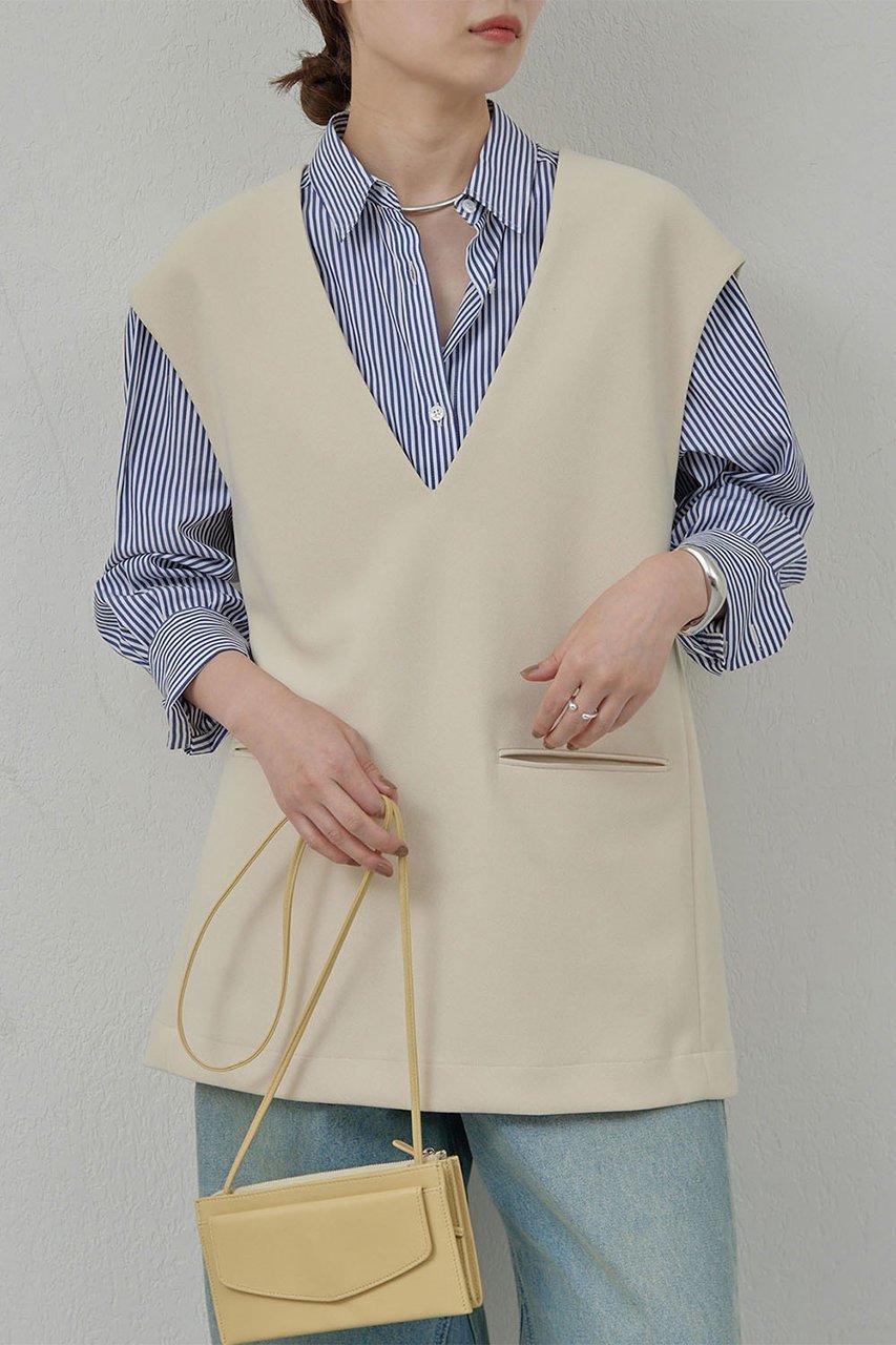 【ガリャルダガランテ/GALLARDAGALANTE】のカットジョーゼットVベスト 人気、トレンドファッション・服の通販 founy(ファニー) 　ファッション　Fashion　レディースファッション　Fashion for Women　アウター　Coat / Outerwear Collection　レディースジャケット・軽アウター　Jackets　おすすめ　Recommended / Our Picks　オケージョン　Occasion Wear　カットソー　Cut and Sewn Top　ジャケット　Jacket, Outerwear　ジョーゼット　Georgette, Semi-Sheer Fabric　セットアップ　Set-Up, Coordinated Outfit　デニム　Denim, Jeans Material　ベスト　Vest, Waistcoat　ビジネス 仕事 通勤　Business / Work / Commuting　other-3|ID: prp329100004311640 ipo3291000000032916723