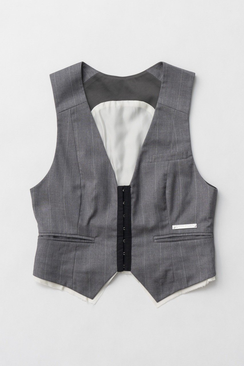 【プランク プロジェクト/PRANK PROJECT】のスーチングタイニーベスト / Suiting Tiny Vest インテリア・キッズ・メンズ・レディースファッション・服の通販 founy(ファニー) 　ファッション　Fashion　レディースファッション　WOMEN　アウター　Coat Outerwear　ジャケット　Jackets　2025年　2025　A/W・秋冬　Aw・Autumn/Winter・Fw・Fall-Winter　S/S・春夏　Ss・Spring/Summer　おすすめ　Recommend　インナー　Inner　コンパクト　Compact　サテン　Satin　ジャケット　Jacket　セットアップ　Set Up　ノースリーブ　No Sleeve　フロント　Front　ベスト　Vest　エレガント 上品　Elegant　夏　Summer　春　Spring　GRY(グレー)|ID: prp329100004316390 ipo3291000000029937256