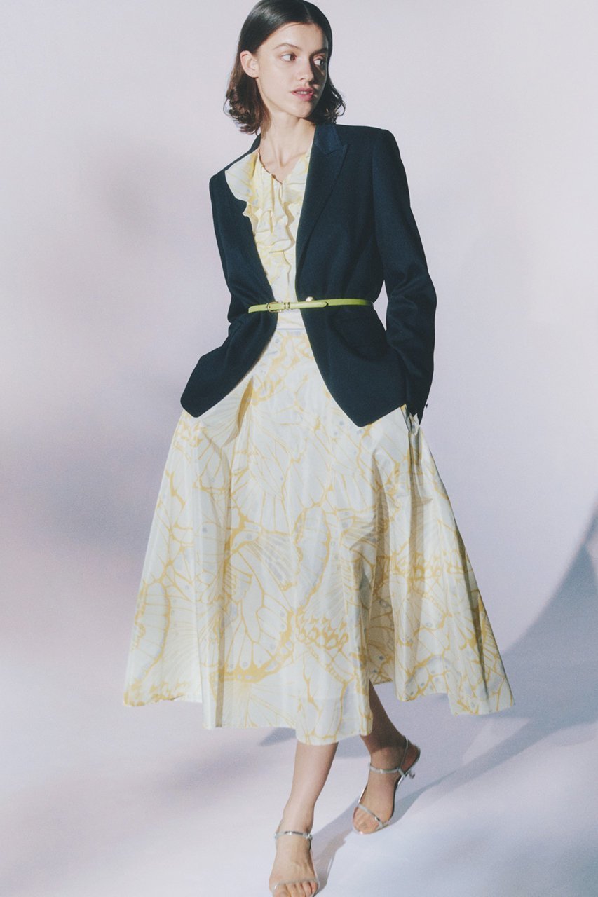 【アナイ/ANAYI】のバタフライプリントフリル ブラウス 人気、トレンドファッション・服の通販 founy(ファニー) ファッション Fashion レディースファッション Fashion for Women トップス・カットソー Cut & Sew Tops シャツ・ブラウス・オフィスカジュアル Elegant Blouses & Button-Ups アシンメトリー Asymmetrical Style カラフル Colorful Design シルク Silk, 100% Silk ジョーゼット Georgette, Semi-Sheer Fabric スリーブ Sleeve, Long Sleeve / Short Sleeve フリル Frill, Ruffle プリント Print, Printed Pattern モチーフ Motif, Design Theme ロング Long, Long-Length 再入荷 Restock / Back in Stock 別注 Limited Edition, Custom Order 春 Spring other-7|ID: prp329100004321900 ipo3291000000035052659