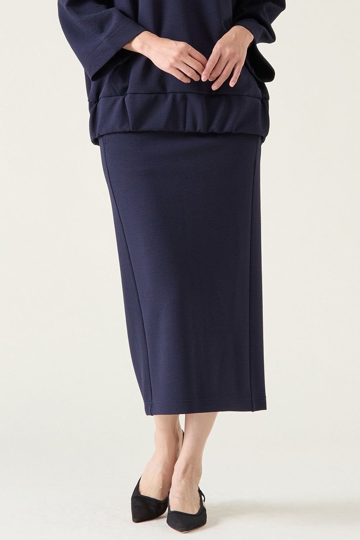 【マルティニーク/martinique】の《別注》【COGTHEBIGSMOKE】FIA SKIRT NAVY(セットアップ可) インテリア・キッズ・メンズ・レディースファッション・服の通販 founy(ファニー) https://founy.com/ ファッション Fashion レディースファッション Fashion for Women セットアップ Matching Sets スカート・ミニ/ミディ/マキシ Skirts / Mini, Midi & Maxi Skirts スカート Skirts コレクション Collection, Seasonal Line ストレート Straight, Straight Cut スリム Slim, Slim Fit セットアップ Set-Up, Coordinated Outfit トレンド Trend, Trending Now ドローストリング Drawstring, Pull Cord パッチ Patch, Appliqué フォーマル Formal, Dressy ペンシル Pencil, Pencil Skirt ポケット Pocket, Pocket Detail 別注 Limited Edition, Custom Order リアル Real, Realistic ロンドン London Style, British Inspired 日本製 Made In Japan |ID: prp329100004321947 ipo3291000000032825442