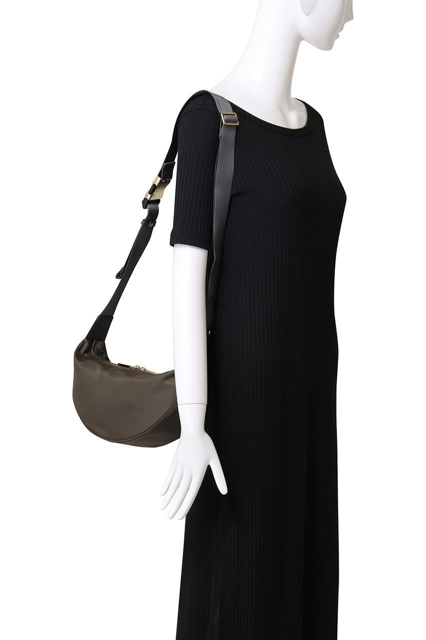 【ヴィオラドーロ/VIOLAd'ORO】のBIANCA ナイロンボディバッグ S 人気、トレンドファッション・服の通販 founy(ファニー) 　ファッション　Fashion　レディースファッション　Fashion for Women　ポーチ&ミニバッグ　Pouches & Mini Bags　バッグ　Bags　ハーフ　Half, Half-Length　ポケット　Pocket, Pocket Detail　エレガント 上品　Elegant　軽量　Lightweight, Ultra Light　other-2|ID: prp329100004326329 ipo3291000000035319055