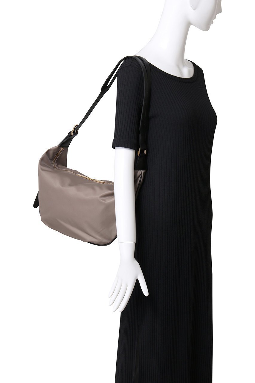 【ヴィオラドーロ/VIOLAd'ORO】のBIANCA ナイロンボディバッグ M 人気、トレンドファッション・服の通販 founy(ファニー) 　ファッション　Fashion　レディースファッション　Fashion for Women　ポーチ&ミニバッグ　Pouches & Mini Bags　バッグ　Bags　シンプル　Simple, Minimal　エレガント 上品　Elegant　other-2|ID: prp329100004326340 ipo3291000000032786882