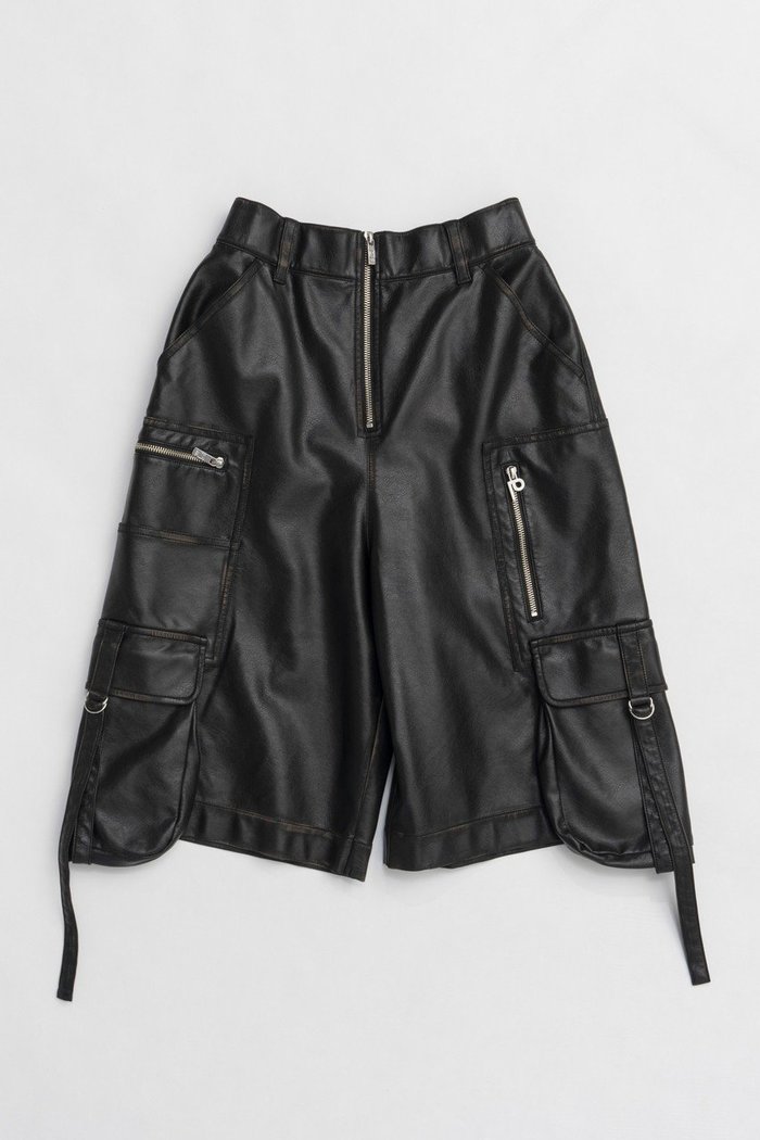 【プランク プロジェクト/PRANK PROJECT】のレザーカーゴショーツ / Leather Cargo Shorts インテリア・キッズ・メンズ・レディースファッション・服の通販 founy(ファニー) https://founy.com/ ファッション Fashion レディースファッション WOMEN パンツ Pants ハーフ / ショートパンツ Short Pants ショート Short ジップ Zip ソックス Socks メタル Metal リアル Real リラックス Relax ロング Long |ID: prp329100004335072 ipo3291000000030113951