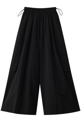 【ル フィル/LE PHIL】 ライトナイロンワイドパンツ人気、トレンドファッション・服の通販 founy(ファニー) ファッション Fashion レディースファッション Fashion for Women パンツ Pants & Trousers カーゴパンツ Cargo Pants, Utility Pants スポーティ Sporty, Casual Athletic タフタ Taffeta, Structured Fabric フレア Flare, Flared 軽量 Lightweight, Ultra Light |ID:prp329100004336139