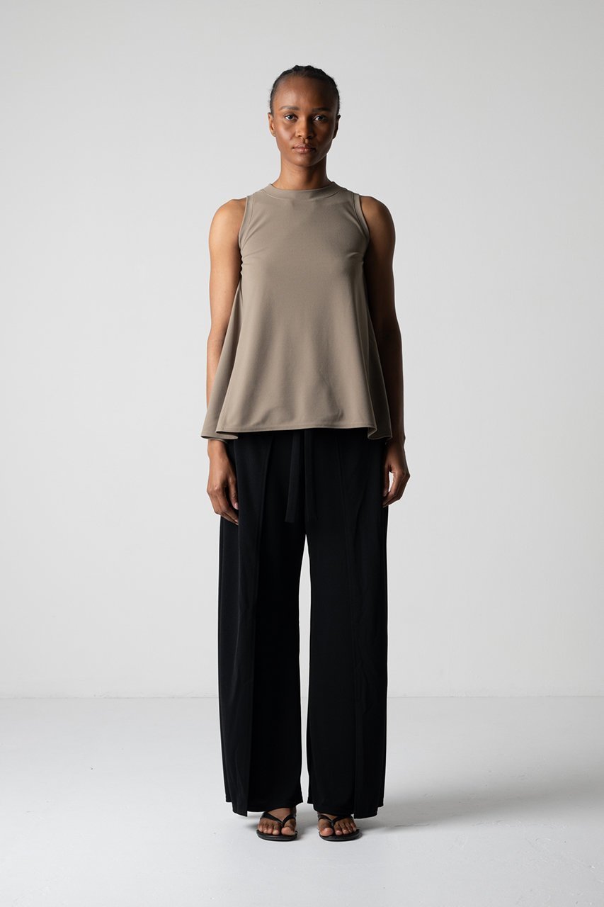 【コグ ザビッグスモーク/COGTHEBIGSMOKE】のHIBA ジョーゼットジャージートップ 人気、トレンドファッション・服の通販 founy(ファニー) 　ファッション　Fashion　レディースファッション　Fashion for Women　トップス・カットソー　Cut & Sew Tops　キャミソール&ノースリーブ　Camisoles & Sleeveless Tops　シャツ・ブラウス・オフィスカジュアル　Elegant Blouses & Button-Ups　ロングTシャツ・Tシャツ　Longline T-Shirts & Tees　カットソー・ベーシックTシャツ　Cut-and-Sewn Tops / Stretch Tees & Basics　アメリカン　American Style　キャミソール　Camisole, Spaghetti Strap Top　シンプル　Simple, Minimal　ストレート　Straight, Straight Cut　スリーブ　Sleeve, Long Sleeve / Short Sleeve　タンク　Tank Top, Sleeveless Top　フレア　Flare, Flared　ボトム　Bottoms, Lower Wear　ミックス　Mix, Mixed Style　other-8|ID: prp329100004337387 ipo3291000000034954161