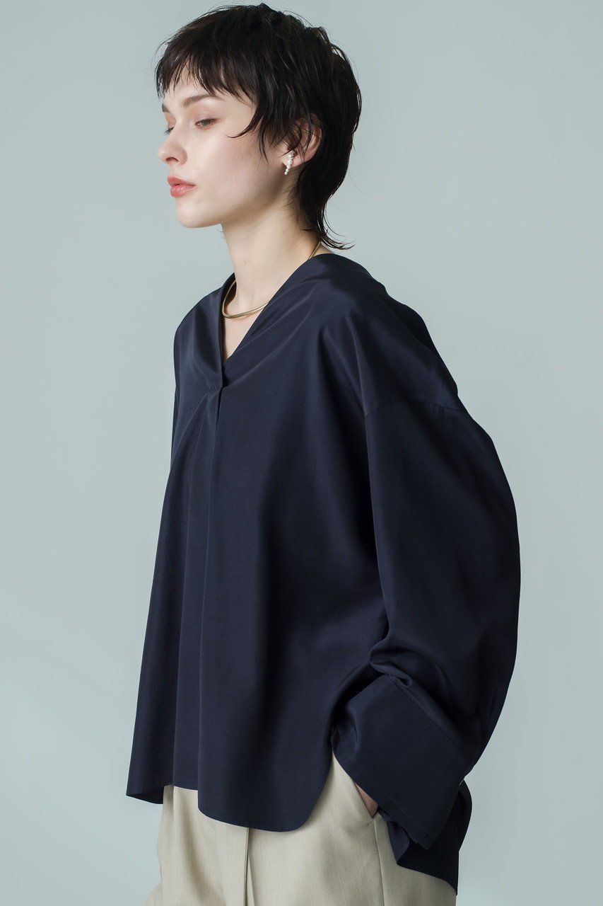 【エブール/ebure】の【店舗限定】ブライトシルキーファイユ Vネックブラウス 人気、トレンドファッション・服の通販 founy(ファニー) 　ファッション　Fashion　レディースファッション　Fashion for Women　トップス・カットソー　Cut & Sew Tops　シャツ・ブラウス・オフィスカジュアル　Elegant Blouses & Button-Ups　Vネックトップス　V-Neck Tops / V-Cut Neckline Shirts　シルク　Silk, 100% Silk　スリーブ　Sleeve, Long Sleeve / Short Sleeve　ドレープ　Drape, Draping Fabric　フレア　Flare, Flared　フロント　Front, Front Design　ラグジュアリー　Luxury, Elegant　ロング　Long, Long-Length　エレガント 上品　Elegant　再入荷　Restock / Back in Stock　other-7|ID: prp329100004337411 ipo3291000000032731697