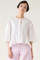 【マルティニーク/martinique】のバブルジャガードブラウス 人気、トレンドファッション・服の通販 founy(ファニー) ファッション Fashion レディースファッション Fashion for Women トップス・カットソー Cut & Sew Tops シャツ・ブラウス・オフィスカジュアル Elegant Blouses & Button-Ups おすすめ Recommended / Our Picks クラシック Classic, Timeless Style ジャカード／ジャガード Jacquard, Woven Pattern スリーブ Sleeve, Long Sleeve / Short Sleeve タートルネック Turtleneck, High Neck ダウン Down, Puffer デニム Denim, Jeans Material フェミニン Feminine, Girly フォルム Silhouette, Form ロング Long, Long-Length 羽織 Haori, Light Jacket thumbnail ホワイト|ID: prp329100004338531 ipo3291000000032868677