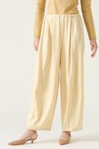 【マルティニーク/martinique】のバックサテンバレルパンツ イエロー|ID: prp329100004338532 ipo3291000000035042486