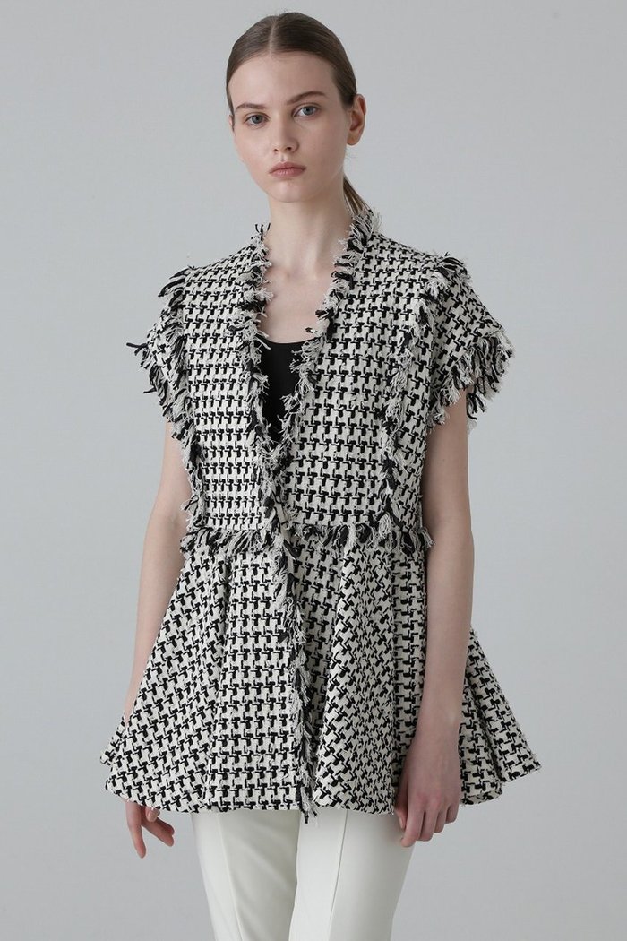 【アドーア/ADORE】のコットンチェックツィードジレ インテリア・キッズ・メンズ・レディースファッション・服の通販 founy(ファニー) https://founy.com/ ファッション Fashion レディースファッション Fashion for Women アウター Coat / Outerwear Collection レディースジャケット・軽アウター Jackets エレガント 上品 Elegant ジャケット Jacket, Outerwear セットアップ Set-Up, Coordinated Outfit チェック Check, Plaid, Tartan ツイード Twill, Twill Weave パターン Pattern, Design Print フェミニン Feminine, Girly フリンジ Fringe, Tassel ベスト Vest, Waistcoat ペプラム Peplum, Flared Hem リボン Ribbon, Bow 再入荷 Restock / Back in Stock |ID: prp329100004338547 ipo3291000000032926759