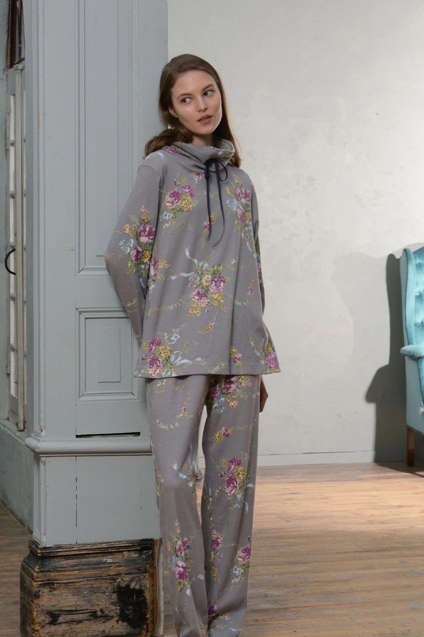 【イクコ/IKUKO】のスムース花柄プリント ハイネックパジャマ 人気、トレンドファッション・服の通販 founy(ファニー) 　ファッション　Fashion　レディースファッション　Fashion for Women　トレンド　Trend, Trending Now　ハイネック　High Neck, Mock Neck　パジャマ　Pajamas, Sleepwear　フィット　Fit, Slim Fit　フラワー　Flower, Floral　プリント　Print, Printed Pattern　リボン　Ribbon, Bow　エレガント 上品　Elegant　other-7|ID: prp329100004341936 ipo3291000000032833972