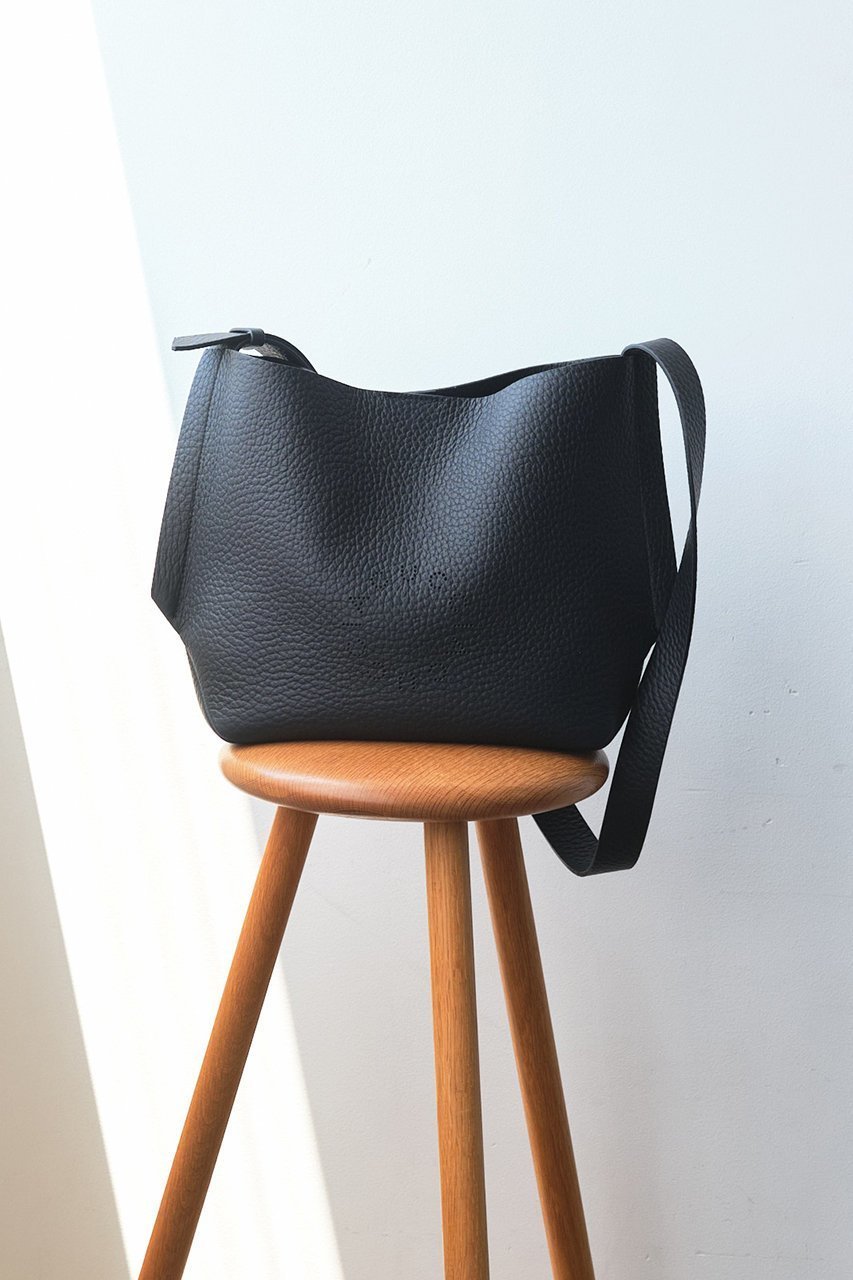 【イアクッチ/IACUCCI】のグッシオ ミディアムショルダー ALCE 人気、トレンドファッション・服の通販 founy(ファニー) 　ファッション　Fashion　レディースファッション　Fashion for Women　バッグ　Bags　今季　This Season, Current Season　サークル　Circle, Round Design　シンプル　Simple, Minimal　バランス　Balance, Style Balance　other-4|ID: prp329100004349094 ipo3291000000033664287