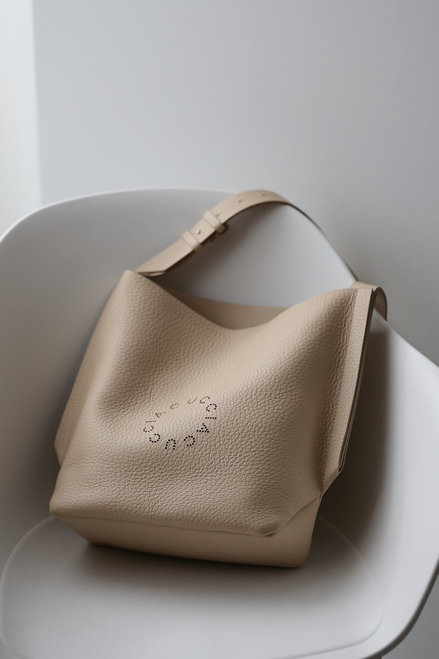 【イアクッチ/IACUCCI】のルオータ ワンハンドルトート ALCE 人気、トレンドファッション・服の通販 founy(ファニー) 　ファッション　Fashion　レディースファッション　Fashion for Women　バッグ　Bags　サークル　Circle, Round Design　ショルダー　Shoulder, Shoulder Strap　シンプル　Simple, Minimal　スクエア　Square, Square Shape　人気　Popular, Best Seller　マグネット　Magnet, Magnetic Closure　再入荷　Restock / Back in Stock　ビジネス 仕事 通勤　Business / Work / Commuting　other-2|ID: prp329100004349095 ipo3291000000035507505