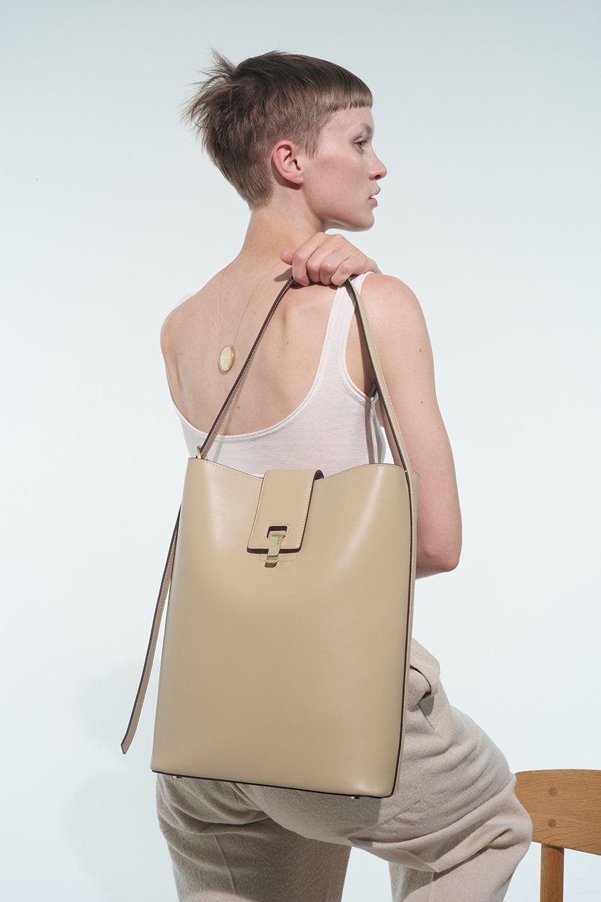 【プンティ/PUNTI】のESSENCE ホーボーバッグ 人気、トレンドファッション・服の通販 founy(ファニー) 　ファッション　Fashion　レディースファッション　Fashion for Women　バッグ　Bags　エレガント 上品　Elegant　スリム　Slim, Slim Fit　フロント　Front, Front Design　ワーク　Workwear, Utility Style　other-2|ID: prp329100004349104 ipo3291000000034952774