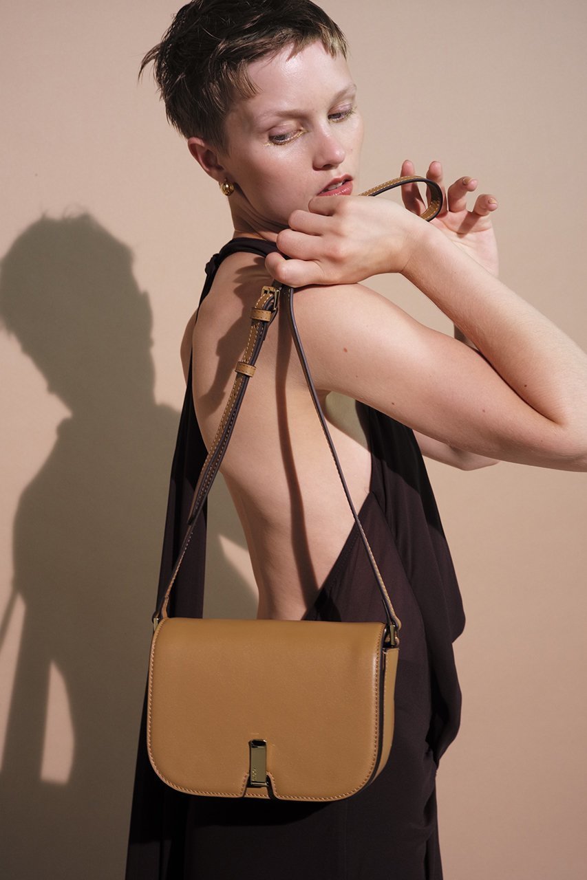 【プンティ/PUNTI】のESSENCE ショルダーバッグ 人気、トレンドファッション・服の通販 founy(ファニー) 　ファッション　Fashion　レディースファッション　Fashion for Women　バッグ　Bags　エレガント 上品　Elegant　ショルダー　Shoulder, Shoulder Strap　パーティ　Party, Party Style　フォーマル　Formal, Dressy　フロント　Front, Front Design　ポケット　Pocket, Pocket Detail　ポシェット　Pochette, Mini Bag　ロング　Long, Long-Length　other-2|ID: prp329100004349105 ipo3291000000032784449