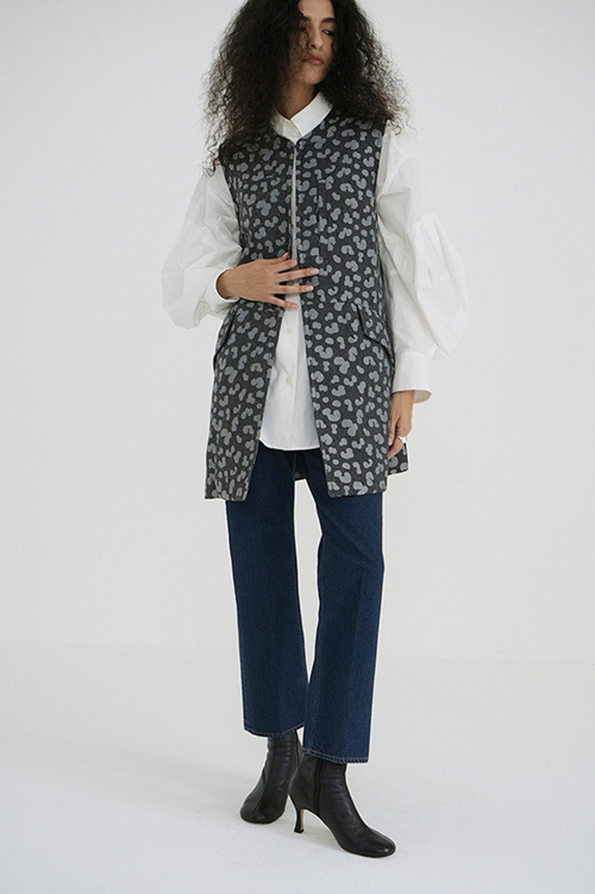 【クラネ/CLANE】のLINEN LEOPARD GILET/ジレ・ベスト 人気、トレンドファッション・服の通販 founy(ファニー) 　ファッション　Fashion　レディースファッション　Fashion for Women　アウター　Coat / Outerwear Collection　レディースジャケット・軽アウター　Jackets　ジャカード／ジャガード　Jacquard, Woven Pattern　ジャケット　Jacket, Outerwear　ノースリーブ　Sleeveless, No-Sleeve　フォルム　Silhouette, Form　ベスト　Vest, Waistcoat　マニッシュ　Mannish, Boyish　レオパード　Leopard, Animal Print　other-8|ID: prp329100004349112 ipo3291000000034956576
