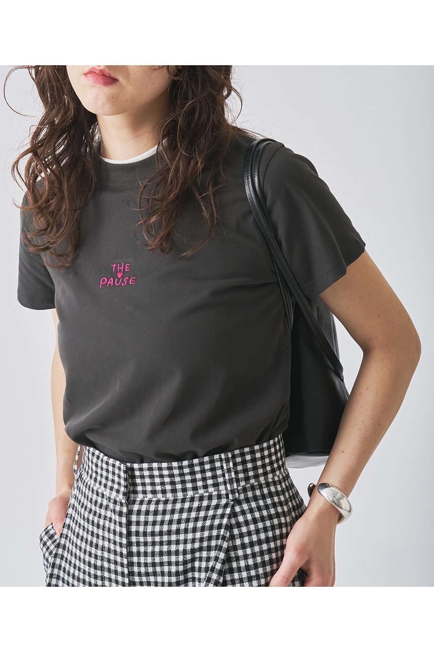【ウィムガゼット/Whim Gazette】の【THE PAUSE】THE PAUSE刺繍Tシャツ 人気、トレンドファッション・服の通販 founy(ファニー) 　ファッション　Fashion　レディースファッション　Fashion for Women　トップス・カットソー　Cut & Sew Tops　シャツ・ブラウス・オフィスカジュアル　Elegant Blouses & Button-Ups　ロングTシャツ・Tシャツ　Longline T-Shirts & Tees　カットソー・ベーシックTシャツ　Cut-and-Sewn Tops / Stretch Tees & Basics　カットソー　Cut and Sewn Top　コンパクト　Compact, Small Size　ショート　Short, Short Length　スリーブ　Sleeve, Long Sleeve / Short Sleeve　再入荷　Restock / Back in Stock　半袖　Short Sleeve, Half Sleeve　other-5|ID: prp329100004349128 ipo3291000000032882134
