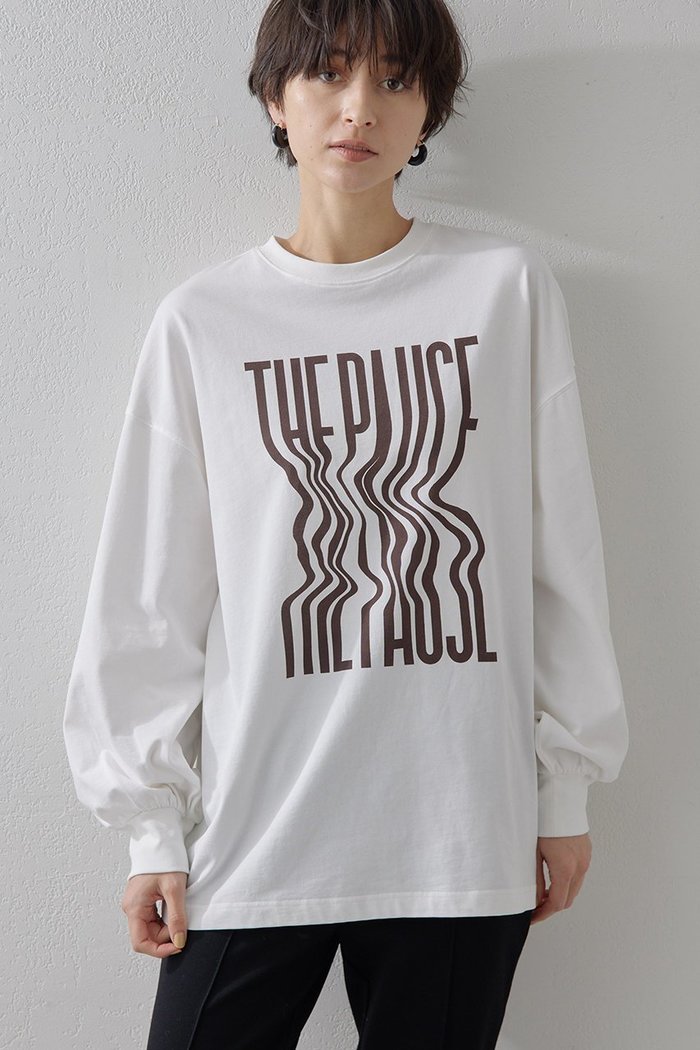 【ウィムガゼット/Whim Gazette】の【THE PAUSE】ウィーグルロゴロングTEE インテリア・キッズ・メンズ・レディースファッション・服の通販 founy(ファニー) https://founy.com/ ファッション Fashion レディースファッション Fashion for Women トップス・カットソー Cut & Sew Tops シャツ・ブラウス・オフィスカジュアル Elegant Blouses & Button-Ups ロングTシャツ・Tシャツ Longline T-Shirts & Tees カットソー・ベーシックTシャツ Cut-and-Sewn Tops / Stretch Tees & Basics スリーブ Sleeve, Long Sleeve / Short Sleeve バランス Balance, Style Balance プリント Print, Printed Pattern ルーズ Loose, Oversized ロング Long, Long-Length |ID: prp329100004349129 ipo3291000000032841172