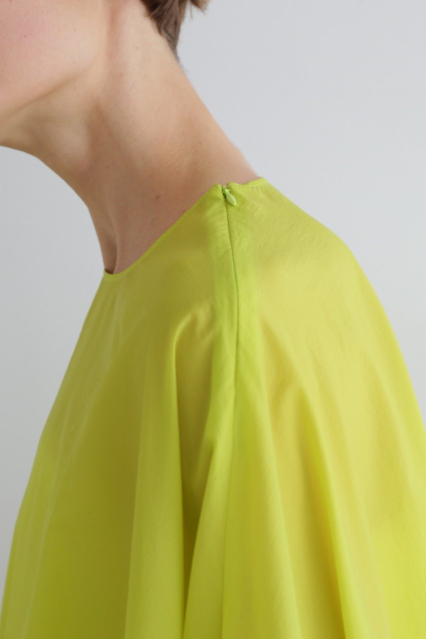 【ル フィル/LE PHIL】の【LE PHIL SPORTS】ナイロンフリルブラウス 人気、トレンドファッション・服の通販 founy(ファニー) 　ファッション　Fashion　レディースファッション　Fashion for Women　トップス・カットソー　Cut & Sew Tops　シャツ・ブラウス・オフィスカジュアル　Elegant Blouses & Button-Ups　インナー　Innerwear　スポーツ　Sports, Activewear　スリーブ　Sleeve, Long Sleeve / Short Sleeve　タフタ　Taffeta, Structured Fabric　フェミニン　Feminine, Girly　フリル　Frill, Ruffle　ロング　Long, Long-Length　other-6|ID: prp329100004349160 ipo3291000000035863532