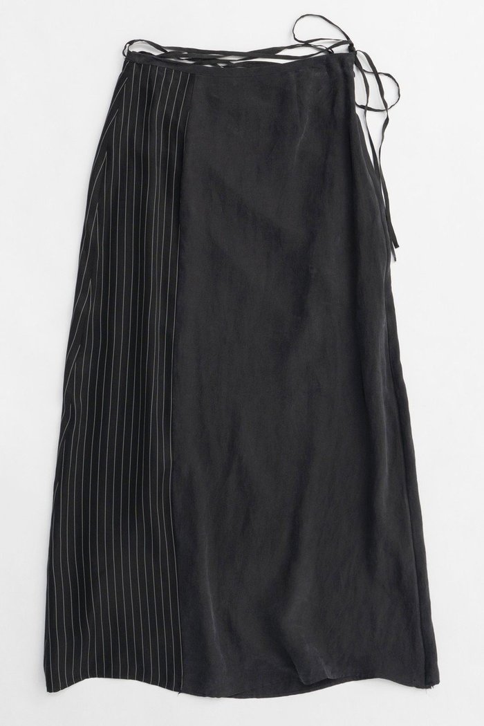 【メゾンスペシャル/MAISON SPECIAL】のSatin Docking Maxi Skirt/サテンドッキングマキシスカート インテリア・キッズ・メンズ・レディースファッション・服の通販 founy(ファニー) https://founy.com/ ファッション Fashion レディースファッション WOMEN スカート Skirt ロングスカート Long Skirt サテン Satin ストライプ Stripe ドッキング Docking ドレープ Drape プリント Print 無地 Plain Color ラップ Wrap ロング Long おすすめ Recommend エレガント 上品 Elegant |ID: prp329100004350317 ipo3291000000030380502