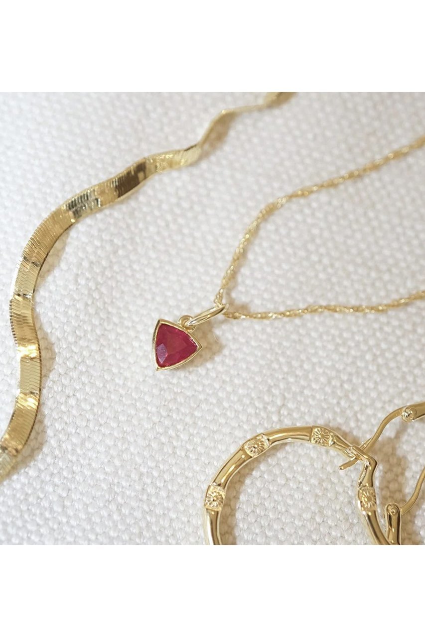 【デイジー ロンドン/DAISY LONDON】のJULY-RUBY GP ネックレス 人気、トレンドファッション・服の通販 founy(ファニー) 　ファッション　Fashion　レディースファッション　Fashion for Women　ジュエリー　Jewelry　ネックレス　Necklaces & Pendants　チェーン　Chain, Chain Strap　ツイスト　Tweed, Tweed Fabric　ネックレス　Necklace, Pendant Necklace　ボックス　Boxy, Box Shape　再入荷　Restock / Back in Stock　旅行　Travel　other-7|ID: prp329100004352071 ipo3291000000035756520