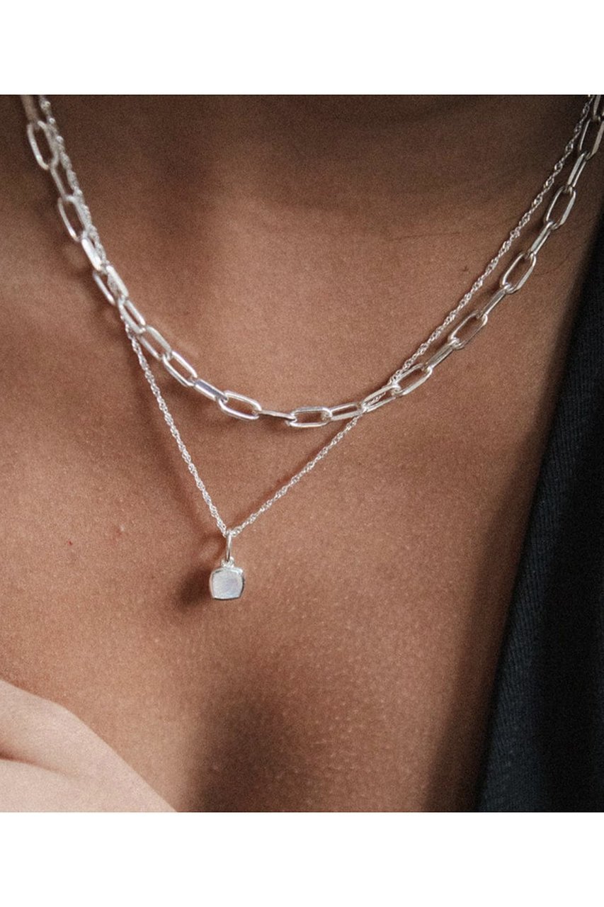 【デイジー ロンドン/DAISY LONDON】のJUNE-MOONSTONE SLV ネックレス 人気、トレンドファッション・服の通販 founy(ファニー) 　ファッション　Fashion　レディースファッション　Fashion for Women　ジュエリー　Jewelry　ネックレス　Necklaces & Pendants　ストーン　Stone, Gem-Like　チェーン　Chain, Chain Strap　ツイスト　Tweed, Tweed Fabric　ネックレス　Necklace, Pendant Necklace　ボックス　Boxy, Box Shape　旅行　Travel　other-2|ID: prp329100004352072 ipo3291000000035756523
