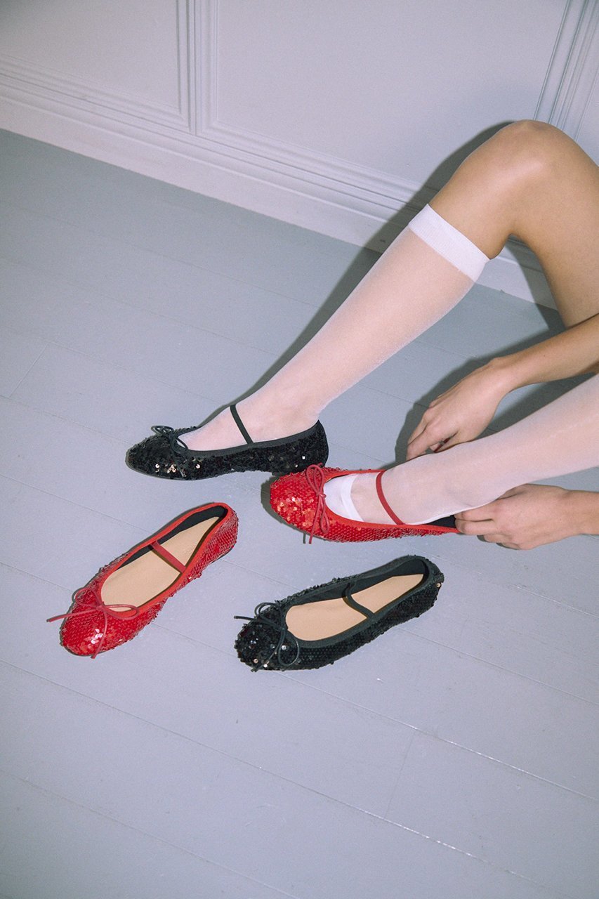 【ペリーコ/PELLICO】の【ELLE SHOP限定】【PELLICO SUNNY】マットスパンコールバレエシューズ 人気、トレンドファッション・服の通販 founy(ファニー) 　ファッション　Fashion　レディースファッション　Fashion for Women　エレガント 上品　Elegant　シューズ　Shoes, Footwear　スパンコール　Sequins, Sequin Embellishment　バレエ　Ballet, Ballet Style　フォルム　Silhouette, Form　フラット　Flat, Flat Shoes　ラウンド　Round, Round Neck　リボン　Ribbon, Bow　リュクス　Luxury, Elegant, High-End, Chic　other-2|ID: prp329100004352112 ipo3291000000032860393