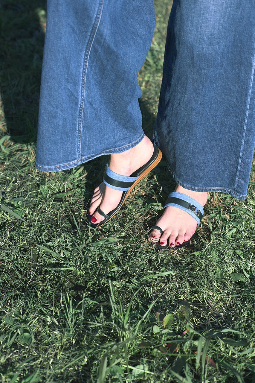 【ペリーコ/PELLICO】の【ELLE SHOP限定】バックル付きデニムコンビトゥループサンダル 人気、トレンドファッション・服の通販 founy(ファニー) 　ファッション　Fashion　レディースファッション　Fashion for Women　バッグ　Bags　なめらか　Smooth, Silky Texture　サンダル　Sandals, Summer Shoes　デニム　Denim, Jeans Material　フラット　Flat, Flat Shoes　リゾート　Resort, Vacation Style　エレガント 上品　Elegant　other-2|ID: prp329100004352117 ipo3291000000032865812