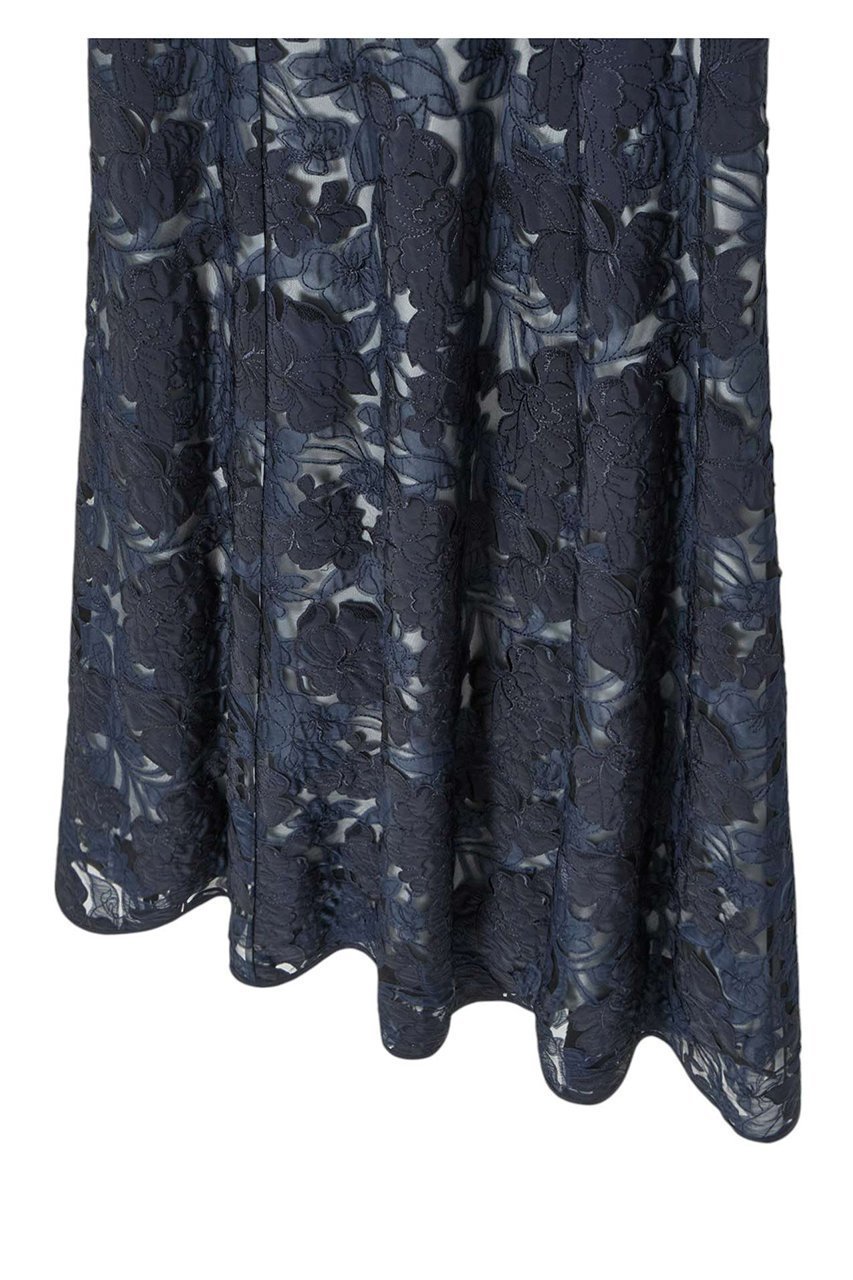 【アナイ/ANAYI】のフラワーエンブロイダリーフレアワンピース 人気、トレンドファッション・服の通販 founy(ファニー) 　ファッション　Fashion　レディースファッション　Fashion for Women　ワンピース　Dresses　チュニック　Tunic Tops & Dresses　シフォン　Chiffon, Lightweight Fabric　タフタ　Taffeta, Structured Fabric　チュニック　Tunic, Long Top　チュール　Tulip, Tulip Motif　フィット　Fit, Slim Fit　フラワー　Flower, Floral　モチーフ　Motif, Design Theme　ヨーク　Yoke, Yoke Design　ロング　Long, Long-Length　other-4|ID: prp329100004354861 ipo3291000000032876324
