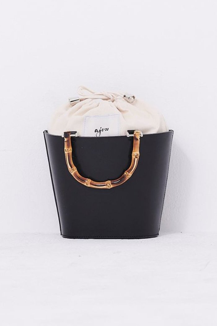 【エジュー/ajew】のTAN leather basket インテリア・キッズ・メンズ・レディースファッション・服の通販 founy(ファニー) https://founy.com/ ファッション Fashion レディースファッション Fashion for Women バッグ Bags コンパクト Compact, Small Size ドッキング Docking, Mixed Material 巾着 Drawstring Bag, Kinchaku 財布 Wallet, Purse |ID: prp329100004356245 ipo3291000000032784796