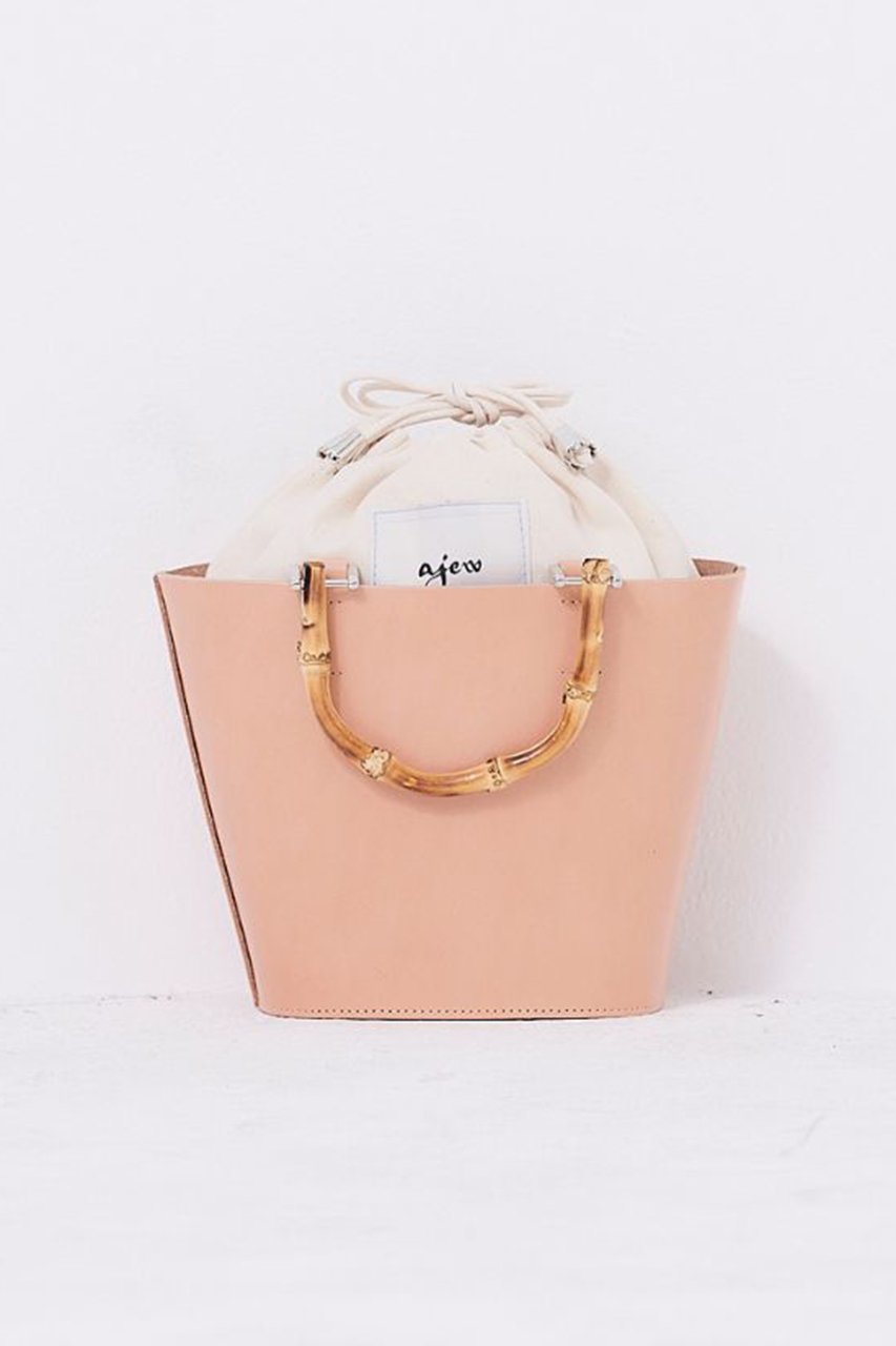 【エジュー/ajew】のTAN leather basket インテリア・キッズ・メンズ・レディースファッション・服の通販 founy(ファウニー) 　ファッション　Fashion　レディースファッション　Fashion for Women　バッグ　Bags　コンパクト　Compact, Small Size　ドッキング　Docking, Mixed Material　巾着　Drawstring Bag, Kinchaku　財布　Wallet, Purse　ベージュ|ID: prp329100004356245 ipo3291000000036926962