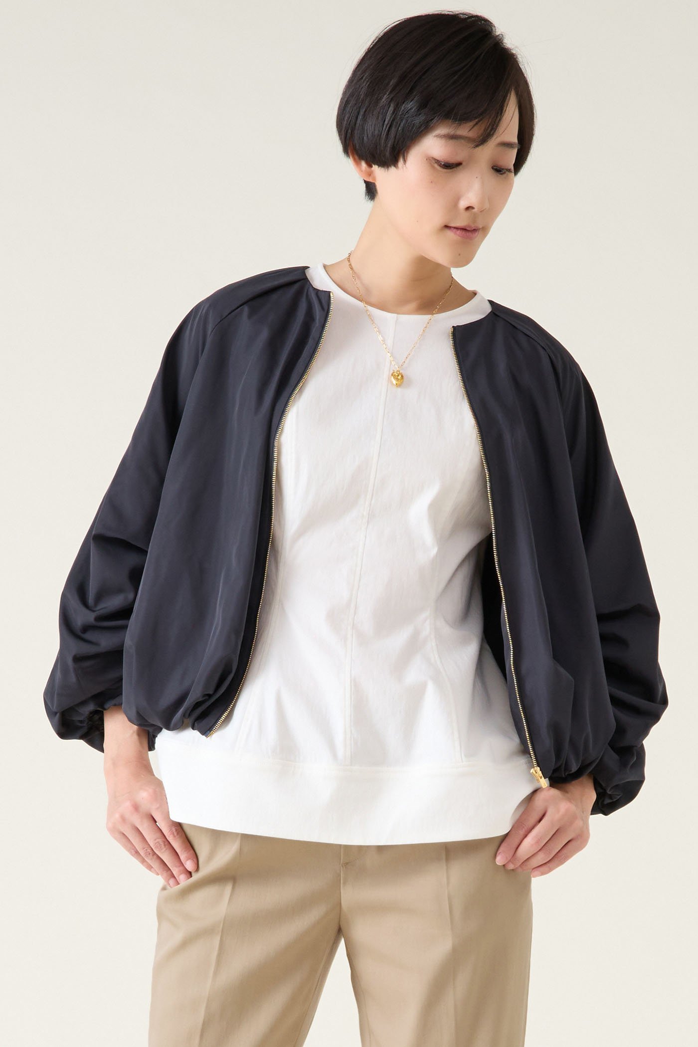 【マルティニーク/martinique】のハイカウントタフタブルゾン インテリア・キッズ・メンズ・レディースファッション・服の通販 founy(ファニー) ファッション Fashion レディースファッション Fashion for Women アウター Coat / Outerwear Collection レディースジャケット・軽アウター Jackets ブルゾンジャケット・スポーティアウター Blouson Jackets おすすめ Recommended / Our Picks イタリア Italy ギャザー Gathered, Ruffled ジャケット Jacket, Outerwear スリム Slim, Slim Fit タフタ Taffeta, Structured Fabric バランス Balance, Style Balance フォルム Silhouette, Form ブルゾン Blouson, Bomber Jacket ポケット Pocket, Pocket Detail ロング Long, Long-Length エレガント 上品 Elegant 軽量 Lightweight, Ultra Light ネイビー|ID: prp329100004358355 ipo3291000000035042024