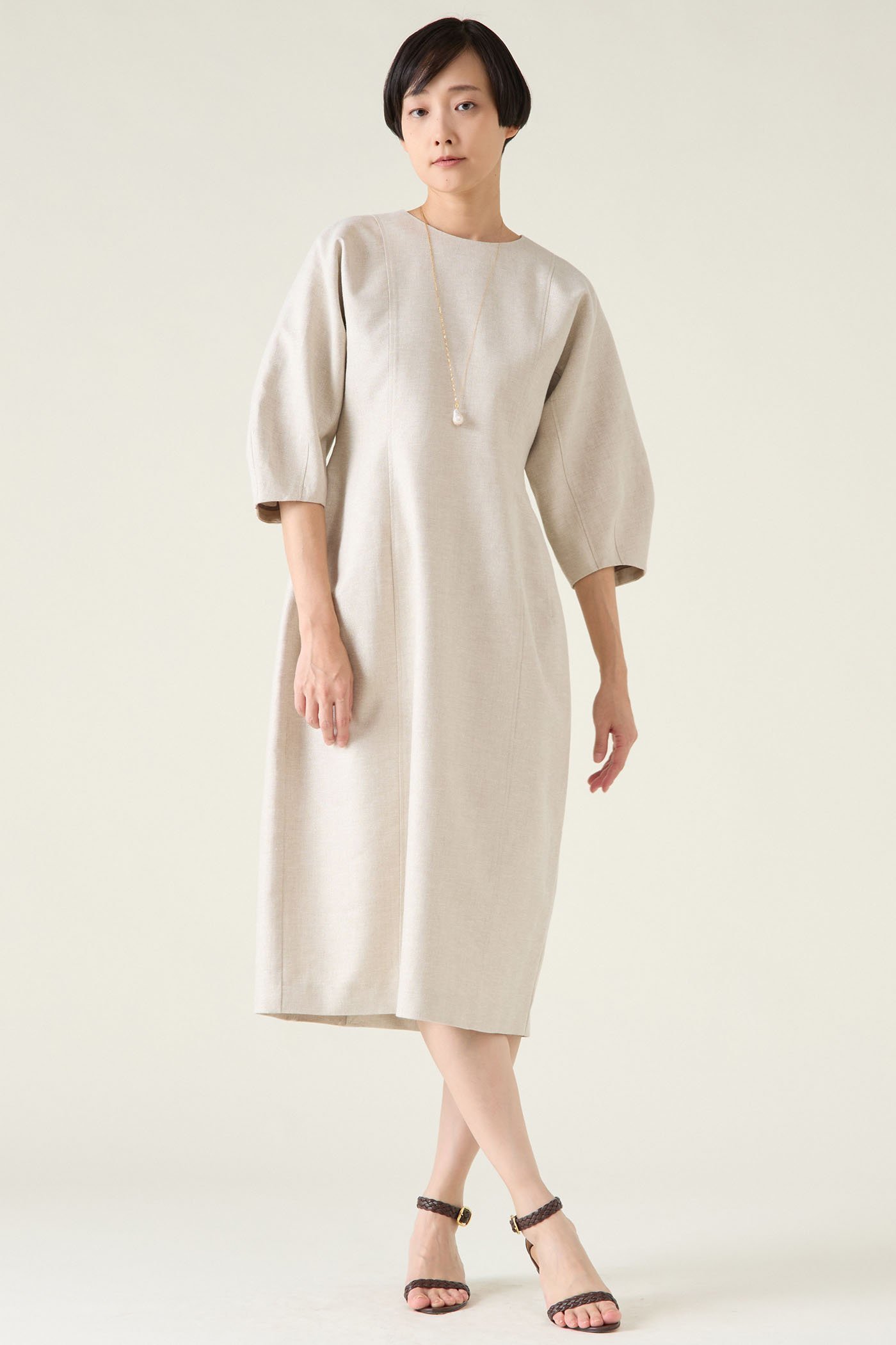 【マルティニーク/martinique】のラメリネンコクーンワンピース インテリア・キッズ・メンズ・レディースファッション・服の通販 founy(ファニー) 　ファッション　Fashion　レディースファッション　Fashion for Women　ワンピース　Dresses　チュニック　Tunic Tops & Dresses　おすすめ　Recommended / Our Picks　チュニック　Tunic, Long Top　フォルム　Silhouette, Form　リネン　Linen, Linen Fabric　ロング　Long, Long-Length　ベージュ|ID: prp329100004358360 ipo3291000000035041508