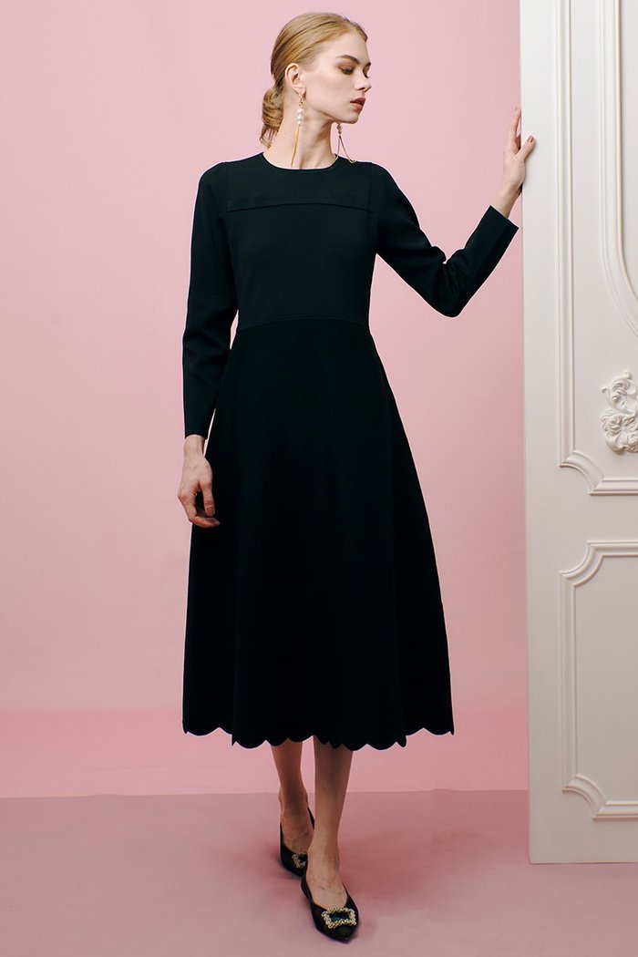 【アルアバイル/allureville】の【LOULOU WILLOUGHBY】スカラップニットワンピース インテリア・キッズ・メンズ・レディースファッション・服の通販 founy(ファニー) https://founy.com/ ファッション Fashion レディースファッション Fashion for Women ワンピース Dresses ニットワンピース Knit Dresses チュニック Tunic Tops & Dresses エレガント 上品 Elegant シンプル Simple, Minimal スカラップ Scallop, Scalloped Edge チュニック Tunic, Long Top ロング Long, Long-Length 再入荷 Restock / Back in Stock |ID: prp329100004358375 ipo3291000000032705631