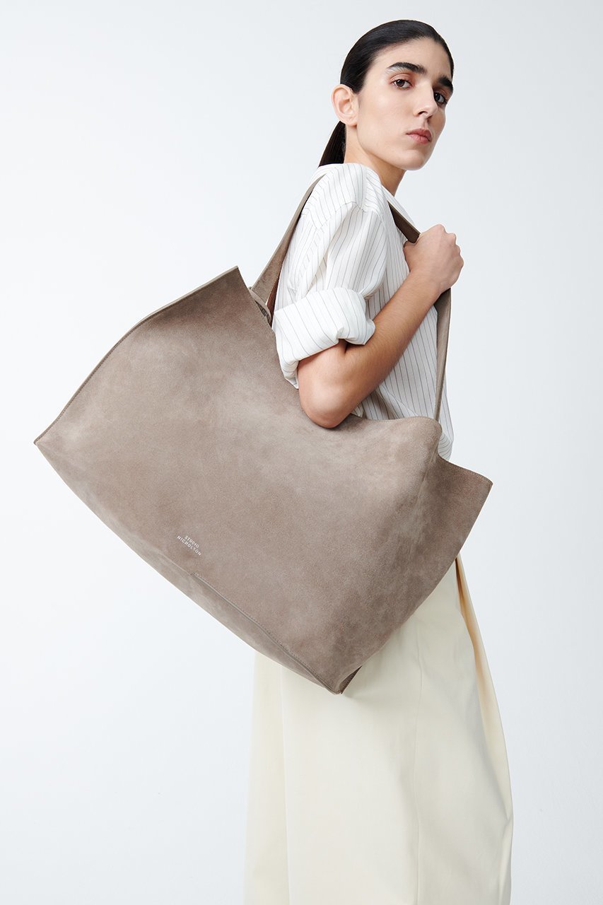 【スタジオ ニコルソン/STUDIO NICHOLSON】の【UNISEX】DOUBLET スエード トートバッグ 人気、トレンドファッション・服の通販 founy(ファニー) 　ファッション　Fashion　レディースファッション　Fashion for Women　バッグ　Bags　ユニセックス　Unisex, Genderless　シンプル　Simple, Minimal　ビジネス 仕事 通勤　Business / Work / Commuting　ポーチ　Pouch, Small Case　other-2|ID: prp329100004358426 ipo3291000000032783626