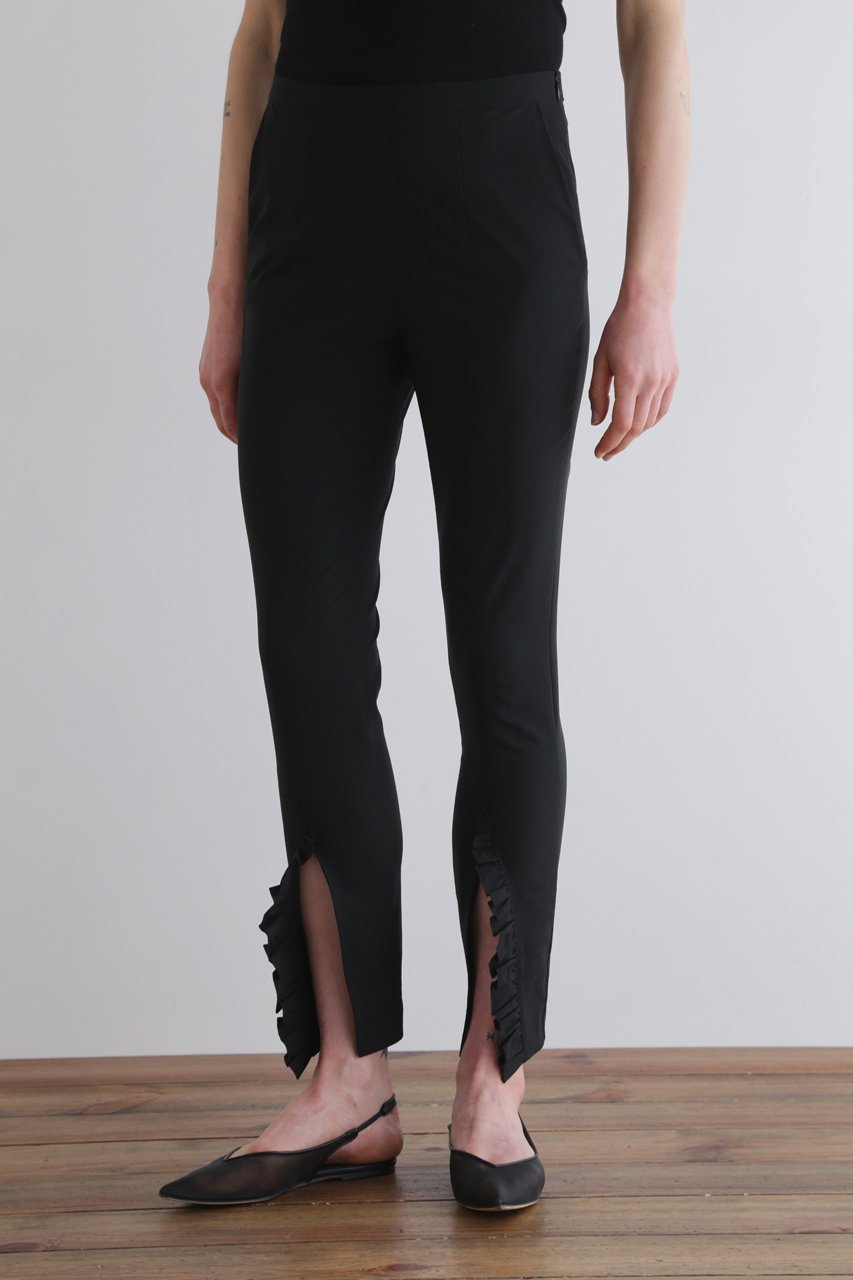 【ル フィル/LE PHIL】のCOOL DOTS パンツ 人気、トレンドファッション・服の通販 founy(ファニー) 　ファッション　Fashion　レディースファッション　Fashion for Women　パンツ　Pants & Trousers　おすすめ　Recommended / Our Picks　スタイリッシュ　Stylish, Fashionable　ストレッチ　Stretch, Stretchy Fabric　セットアップ　Set-Up, Coordinated Outfit　フェミニン　Feminine, Girly　フリル　Frill, Ruffle　定番　Standard, Basic Item　other-7|ID: prp329100004359749 ipo3291000000032900678