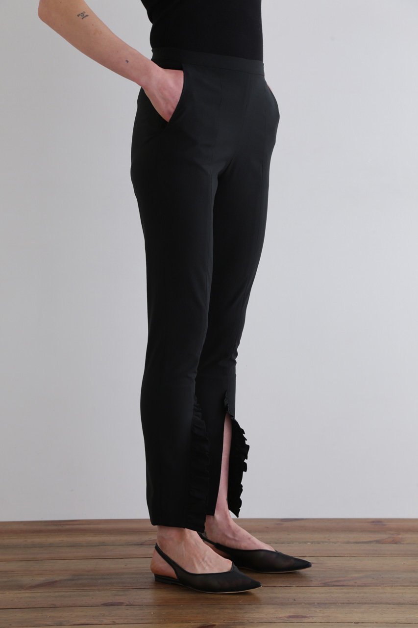 【ル フィル/LE PHIL】のCOOL DOTS パンツ 人気、トレンドファッション・服の通販 founy(ファニー) 　ファッション　Fashion　レディースファッション　Fashion for Women　パンツ　Pants & Trousers　おすすめ　Recommended / Our Picks　スタイリッシュ　Stylish, Fashionable　ストレッチ　Stretch, Stretchy Fabric　セットアップ　Set-Up, Coordinated Outfit　フェミニン　Feminine, Girly　フリル　Frill, Ruffle　定番　Standard, Basic Item　other-8|ID: prp329100004359749 ipo3291000000032900681