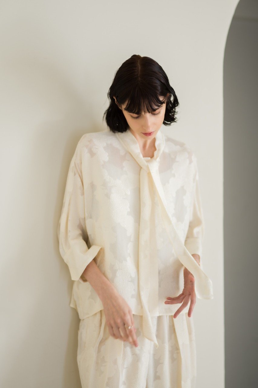 【エブール/ebure】のシアービスジャカード ボウタイブラウス 人気、トレンドファッション・服の通販 founy(ファニー) 　ファッション　Fashion　レディースファッション　Fashion for Women　トップス・カットソー　Cut & Sew Tops　シャツ・ブラウス・オフィスカジュアル　Elegant Blouses & Button-Ups　シアー　Sheer, See-Through　ショート　Short, Short Length　ジャカード／ジャガード　Jacquard, Woven Pattern　スリーブ　Sleeve, Long Sleeve / Short Sleeve　デニム　Denim, Jeans Material　ドレープ　Drape, Draping Fabric　ロング　Long, Long-Length　other-7|ID: prp329100004361313 ipo3291000000032855509