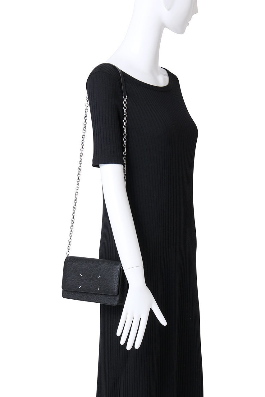 【メゾン マルジェラ/MAISON MARGIELA】の【UNISEX】4ステッチ チェーン ウォレット 人気、トレンドファッション・服の通販 founy(ファニー) 　ファッション　Fashion　レディースファッション　Fashion for Women　ミニ財布・二つ折り財布　Wallets & Card Cases　2025年　2025　2025-2026秋冬・A/W　Autumn/Winter 2025–26 AW25–26　ユニセックス　Unisex, Genderless　ウォレット　Wallet　コンパクト　Compact, Small Size　シルバー　Silver, Metallic Silver　シンプル　Simple, Minimal　チェーン　Chain, Chain Strap　ポケット　Pocket, Pocket Detail　A/W・秋冬　Autumn/Winter　財布　Wallet, Purse　other-2|ID: prp329100004364170 ipo3291000000032769455