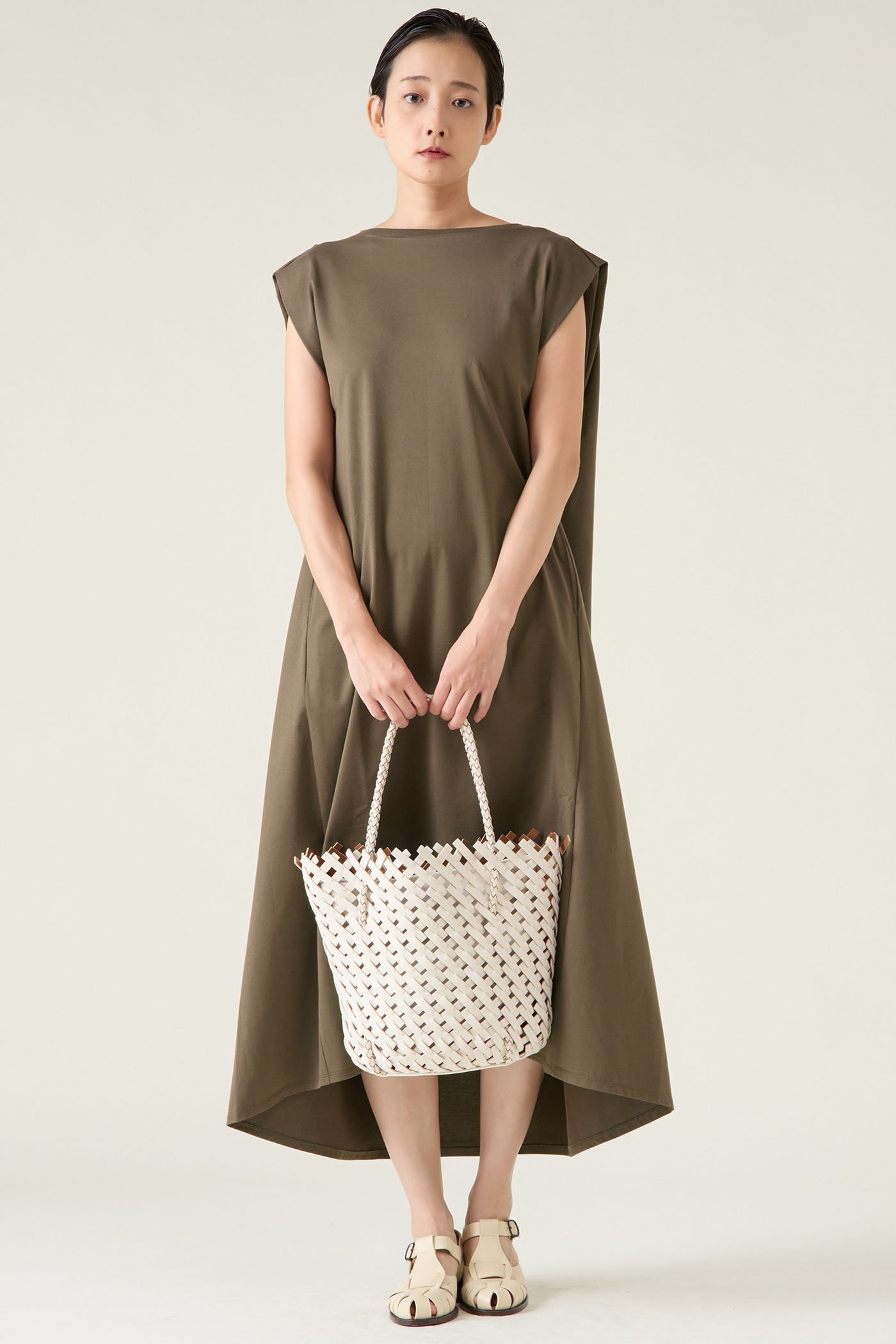 【マルティニーク/martinique】の《別注》【COGTHEBIGSMOKE】 LINDSEY FRENCH SLEEVE DRESS インテリア・キッズ・メンズ・レディースファッション・服の通販 founy(ファニー) 　ファッション　Fashion　レディースファッション　Fashion for Women　ワンピース　Dresses　フォーマル・パーティードレス・結婚式用ドレス　Elegant & Casual Dresses　チュニック　Tunic Tops & Dresses　コレクション　Collection, Seasonal Line　チュニック　Tunic, Long Top　トレンド　Trend, Trending Now　ドレス　Dress, One-Piece　なめらか　Smooth, Silky Texture　別注　Limited Edition, Custom Order　リアル　Real, Realistic　ロング　Long, Long-Length　ロンドン　London Style, British Inspired　日本製　Made In Japan　夏　Summer　エレガント 上品　Elegant　カーキ|ID: prp329100004364204 ipo3291000000032861762