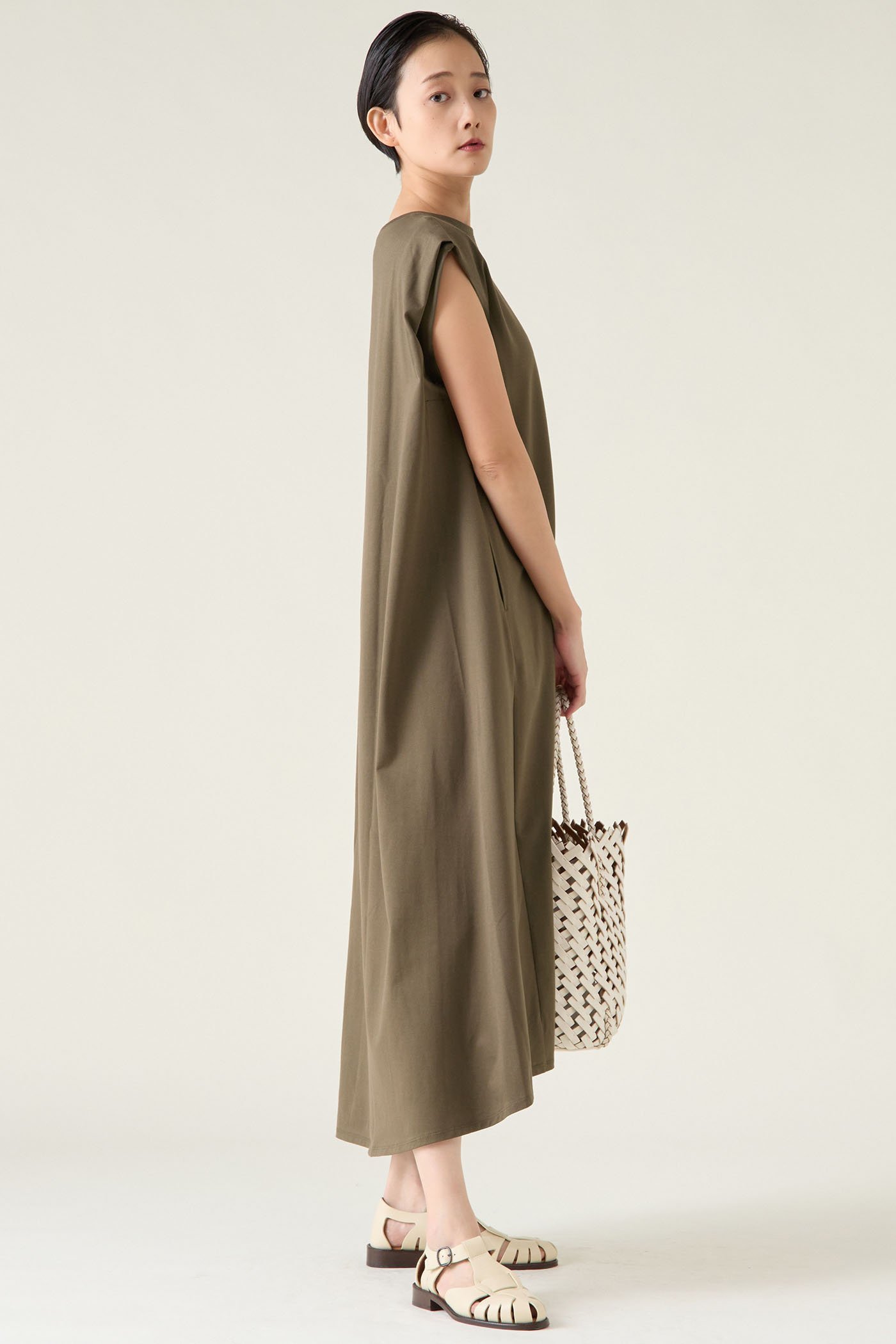 【マルティニーク/martinique】の《別注》【COGTHEBIGSMOKE】 LINDSEY FRENCH SLEEVE DRESS 人気、トレンドファッション・服の通販 founy(ファニー) 　ファッション　Fashion　レディースファッション　Fashion for Women　ワンピース　Dresses　フォーマル・パーティードレス・結婚式用ドレス　Elegant & Casual Dresses　チュニック　Tunic Tops & Dresses　コレクション　Collection, Seasonal Line　チュニック　Tunic, Long Top　トレンド　Trend, Trending Now　ドレス　Dress, One-Piece　なめらか　Smooth, Silky Texture　別注　Limited Edition, Custom Order　リアル　Real, Realistic　ロング　Long, Long-Length　ロンドン　London Style, British Inspired　日本製　Made In Japan　夏　Summer　エレガント 上品　Elegant　other-2|ID: prp329100004364204 ipo3291000000032861771